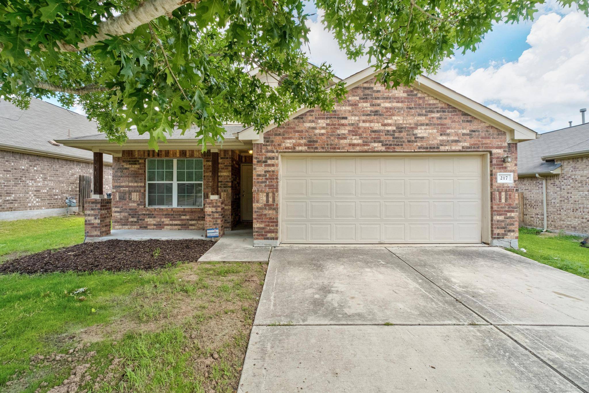 217 Strawberry Blonde DR, Buda, TX 78610