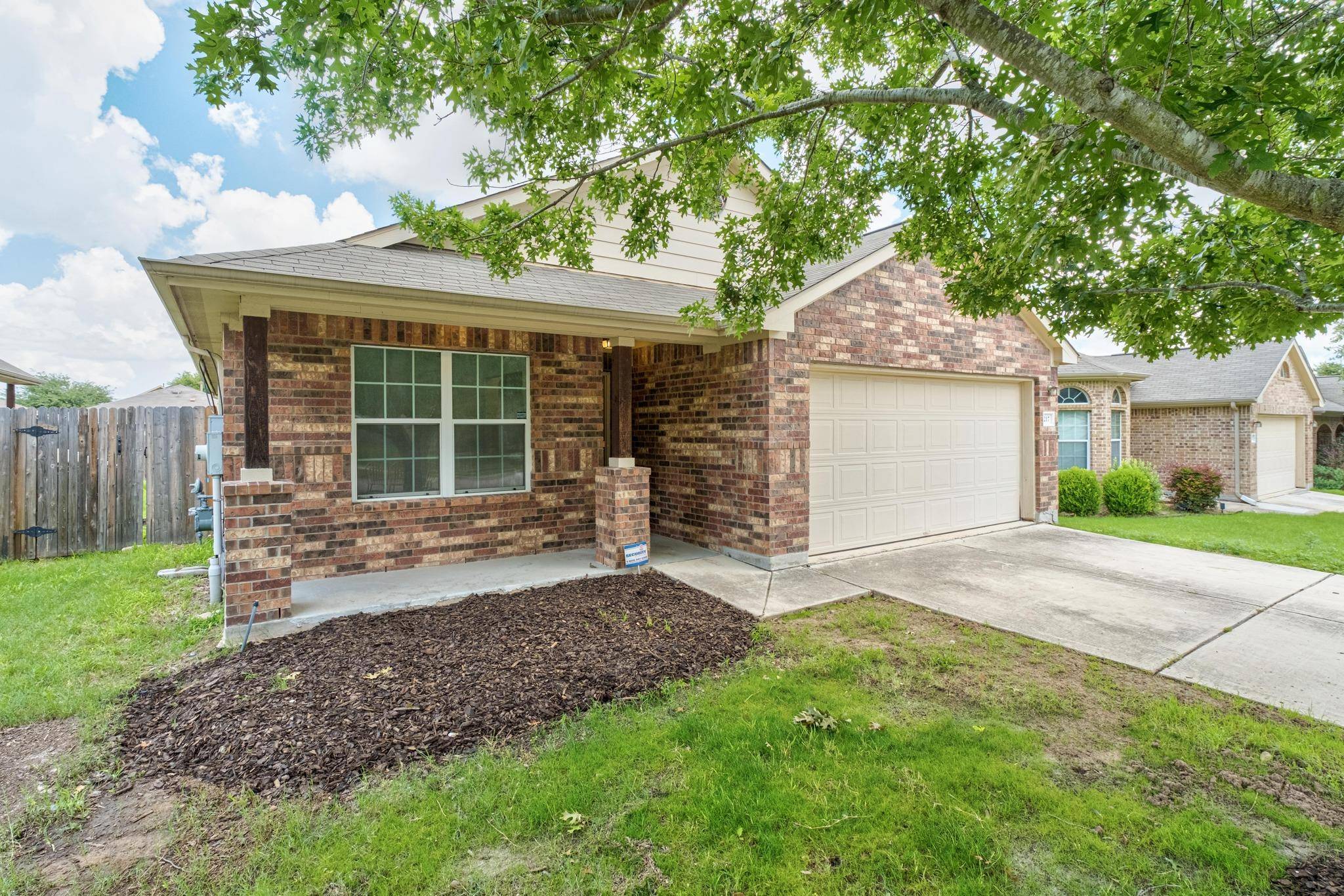 217 Strawberry Blonde DR, Buda, TX 78610