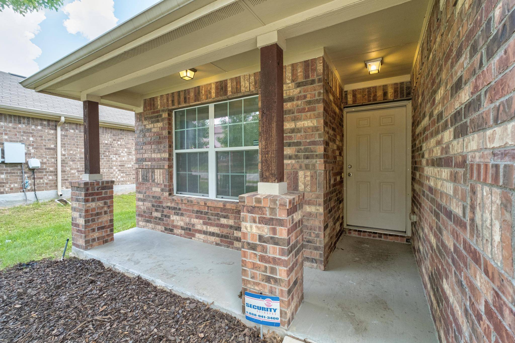 217 Strawberry Blonde DR, Buda, TX 78610