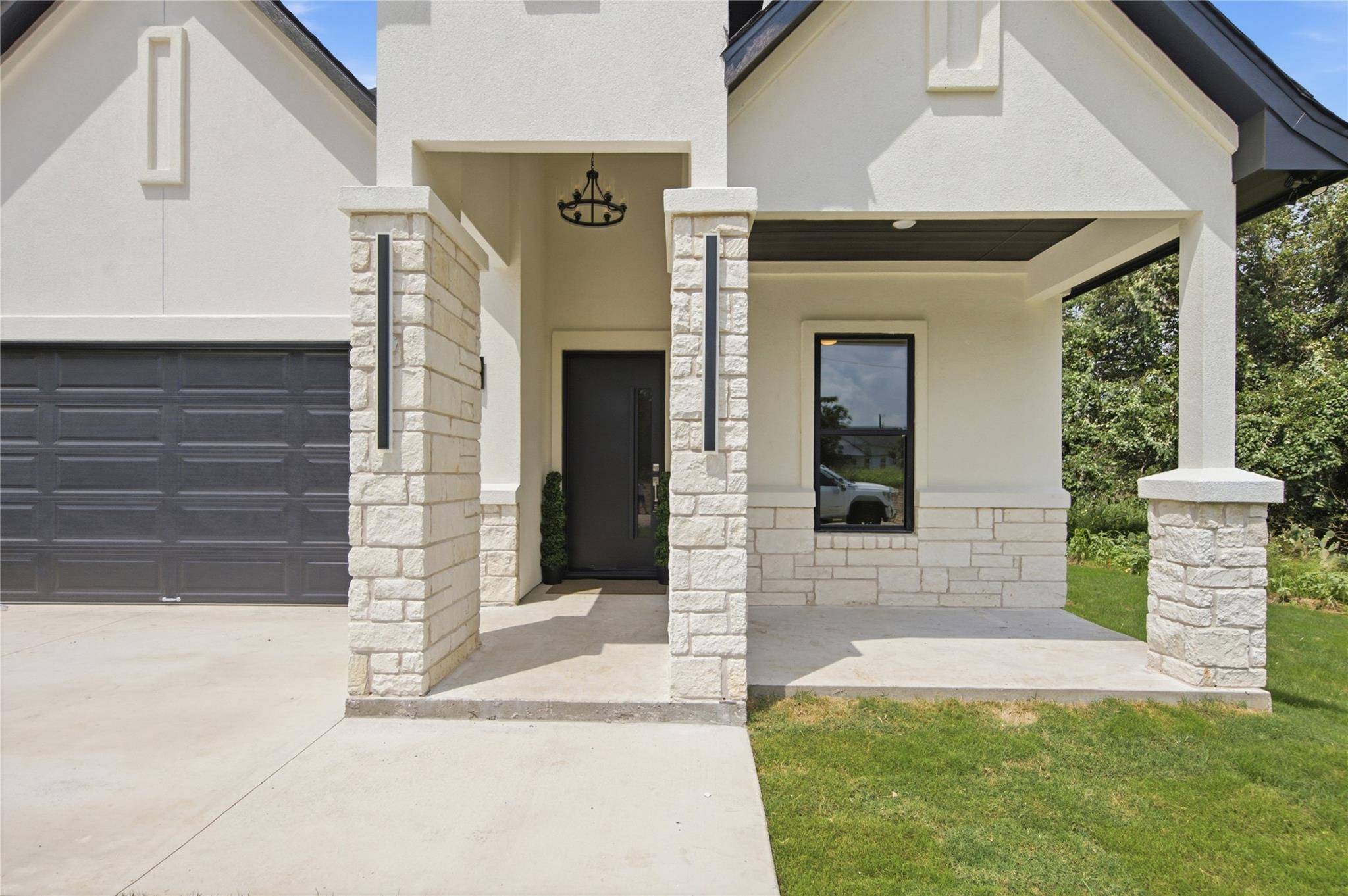 145 Kawainui LN, Bastrop, TX 78602