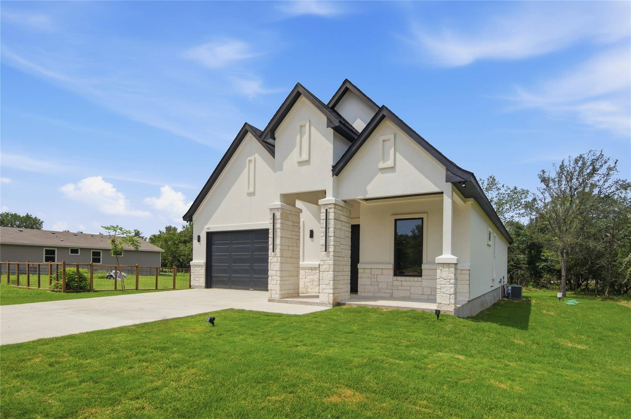 145 Kawainui LN, Bastrop, TX 78602