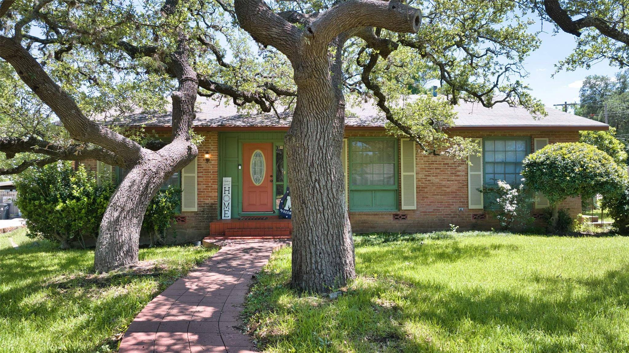 325 E Rainey ST, Mason, TX 76856