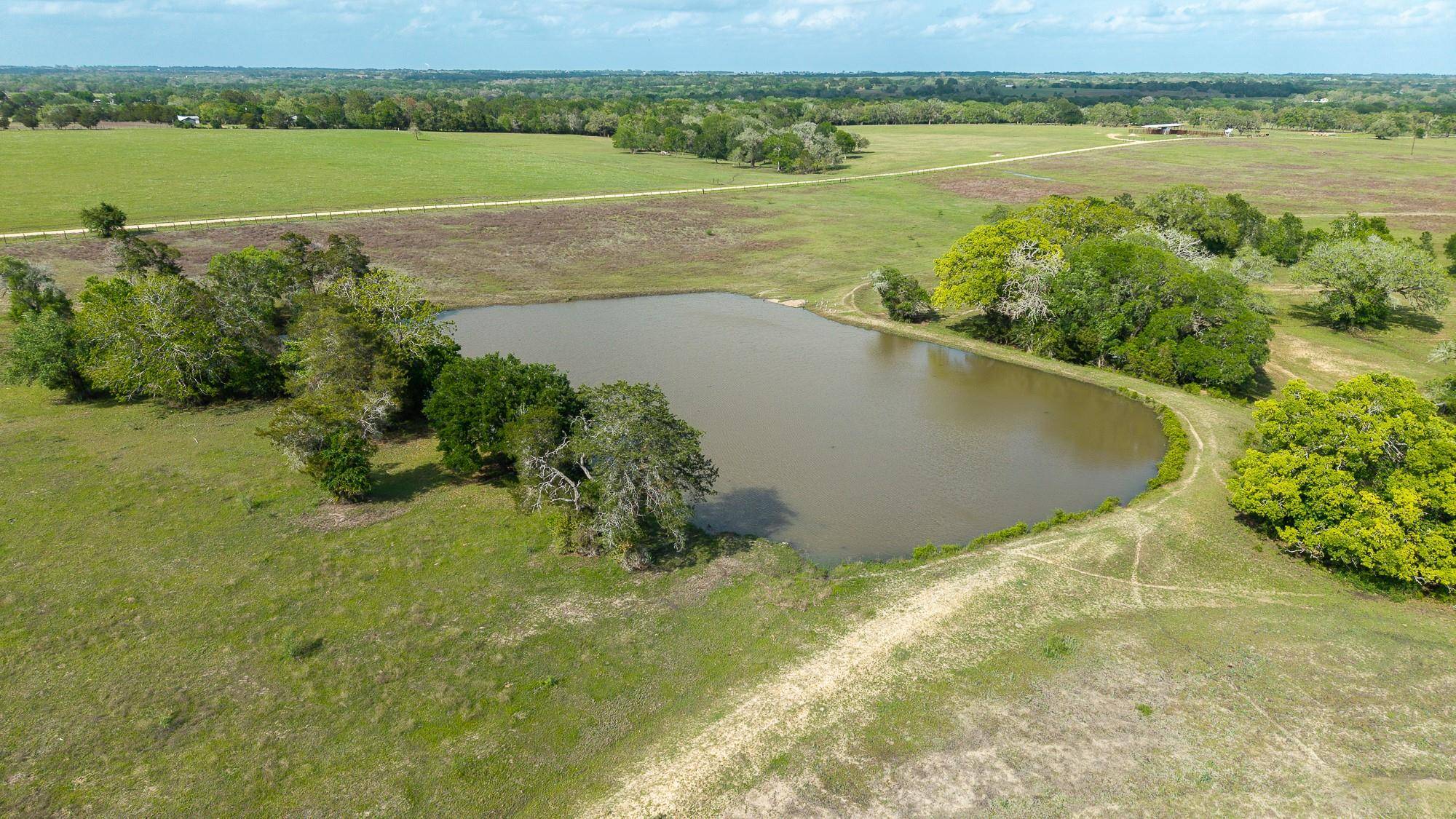 2745 Holub RD, Schulenburg, TX 78956