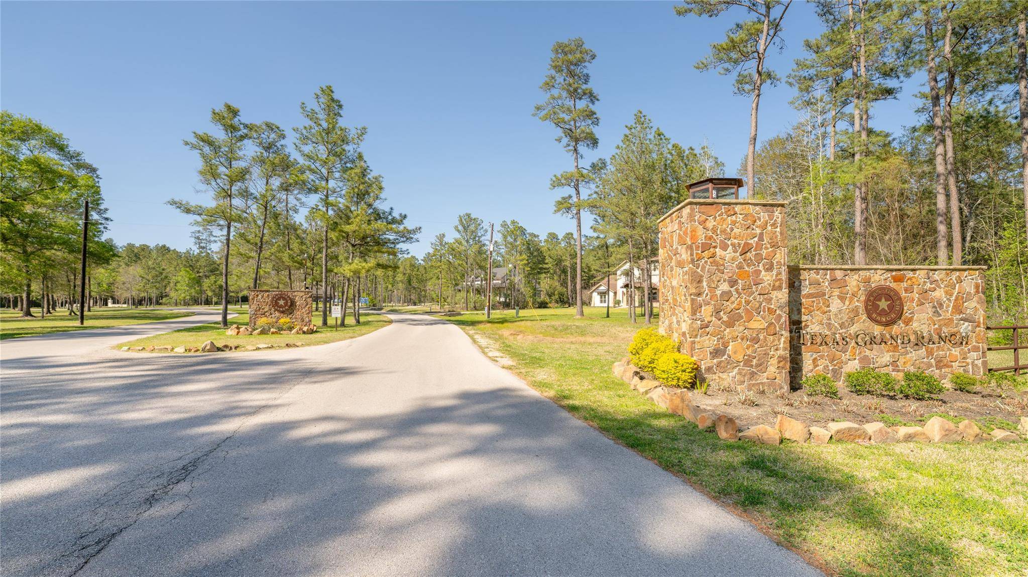 000 Bighorn RD, Huntsville, TX 77340