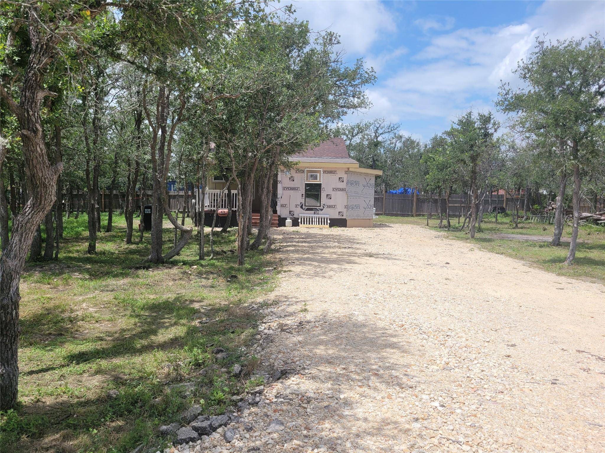 233 St Marys RD, Dale, TX 78616