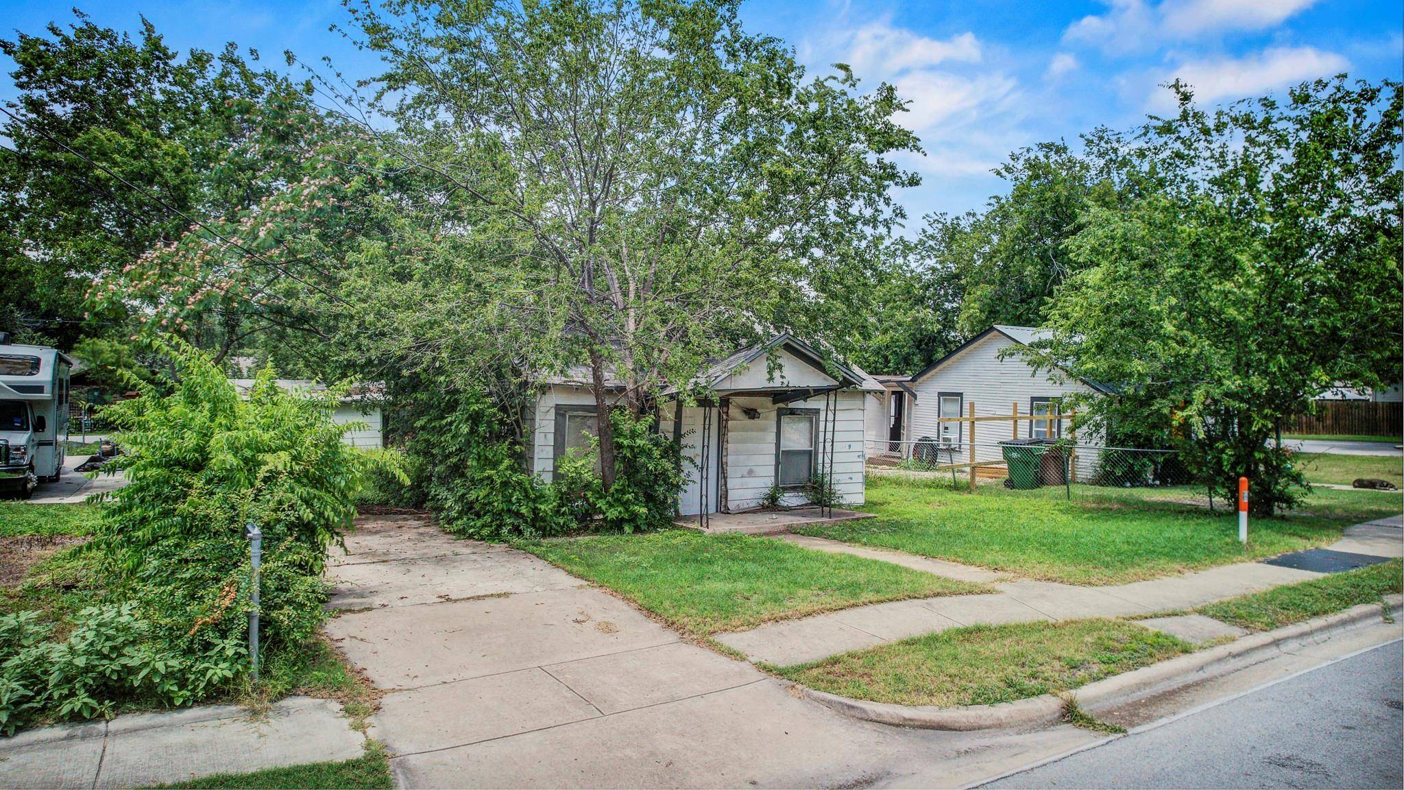 308 E Austin Ave, Round Rock, TX 78664