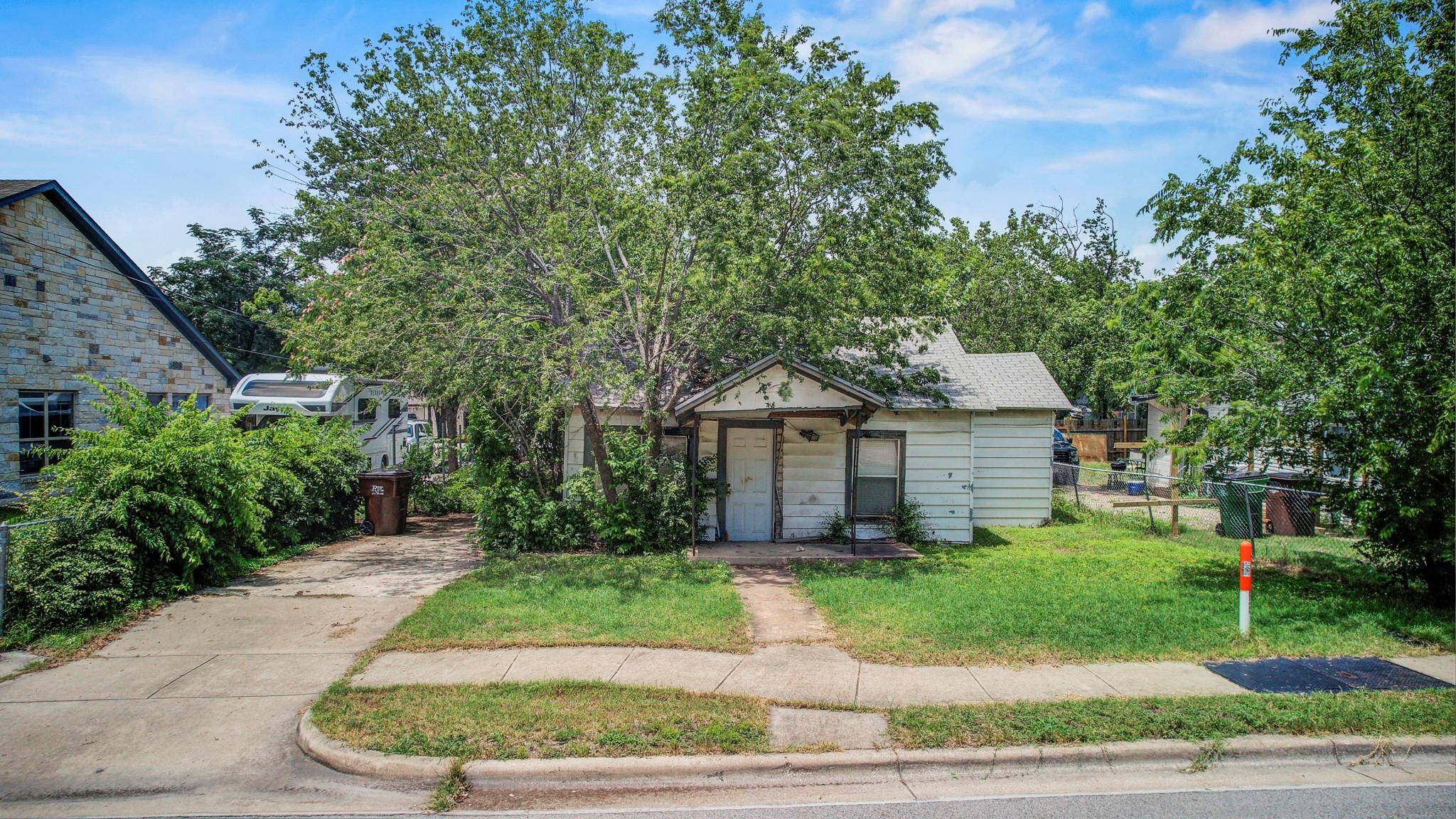 308 E Austin Ave, Round Rock, TX 78664