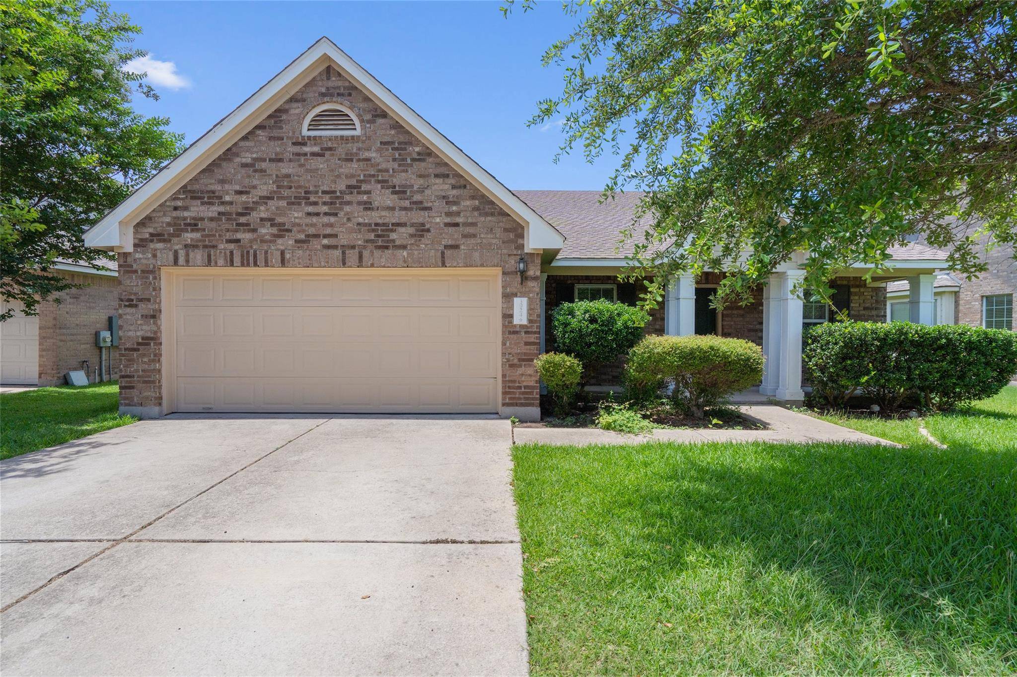 3924 Links LN, Round Rock, TX 78664