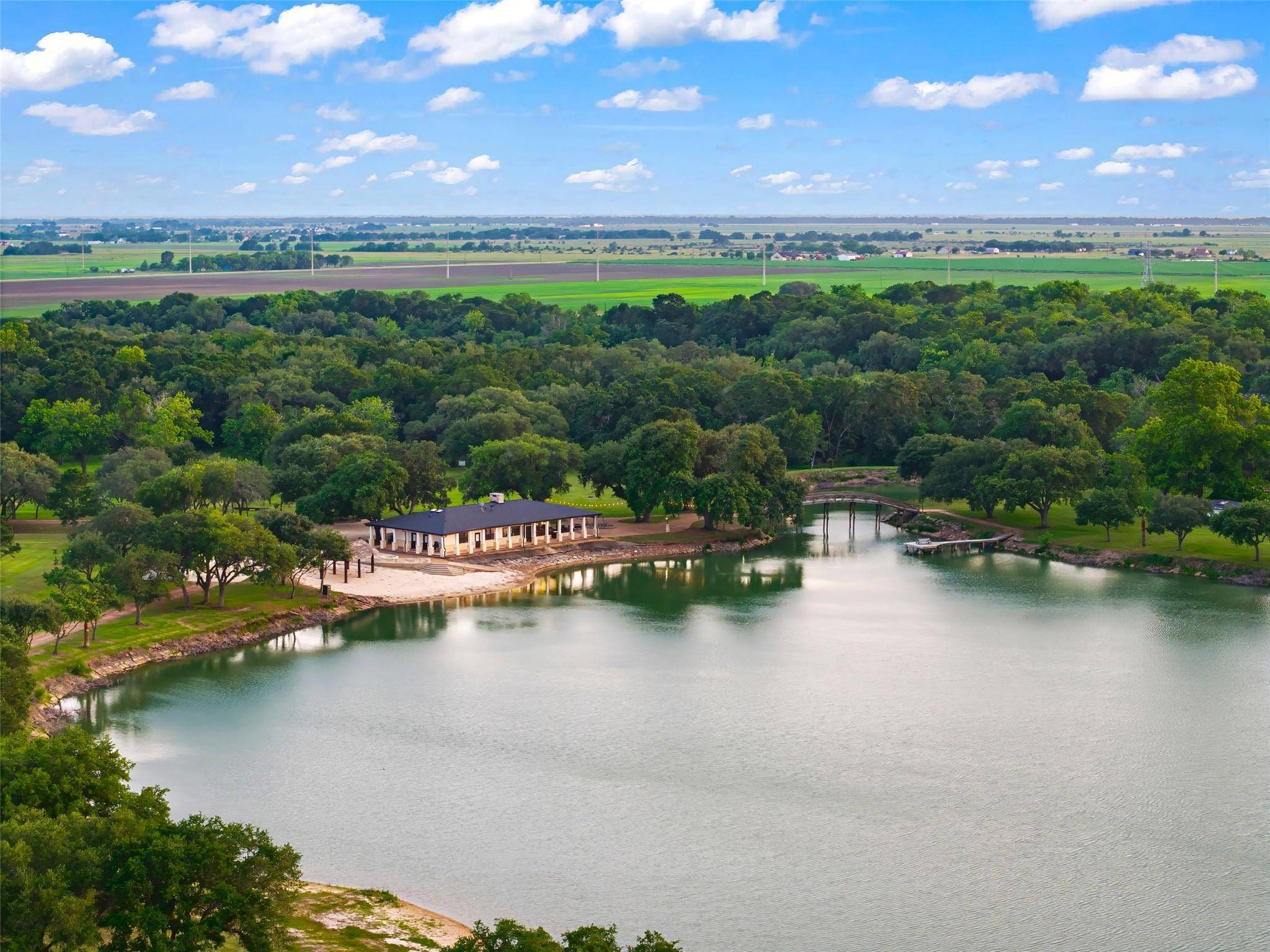 5523 Ehrman Lake LN, Wallis, TX 77485
