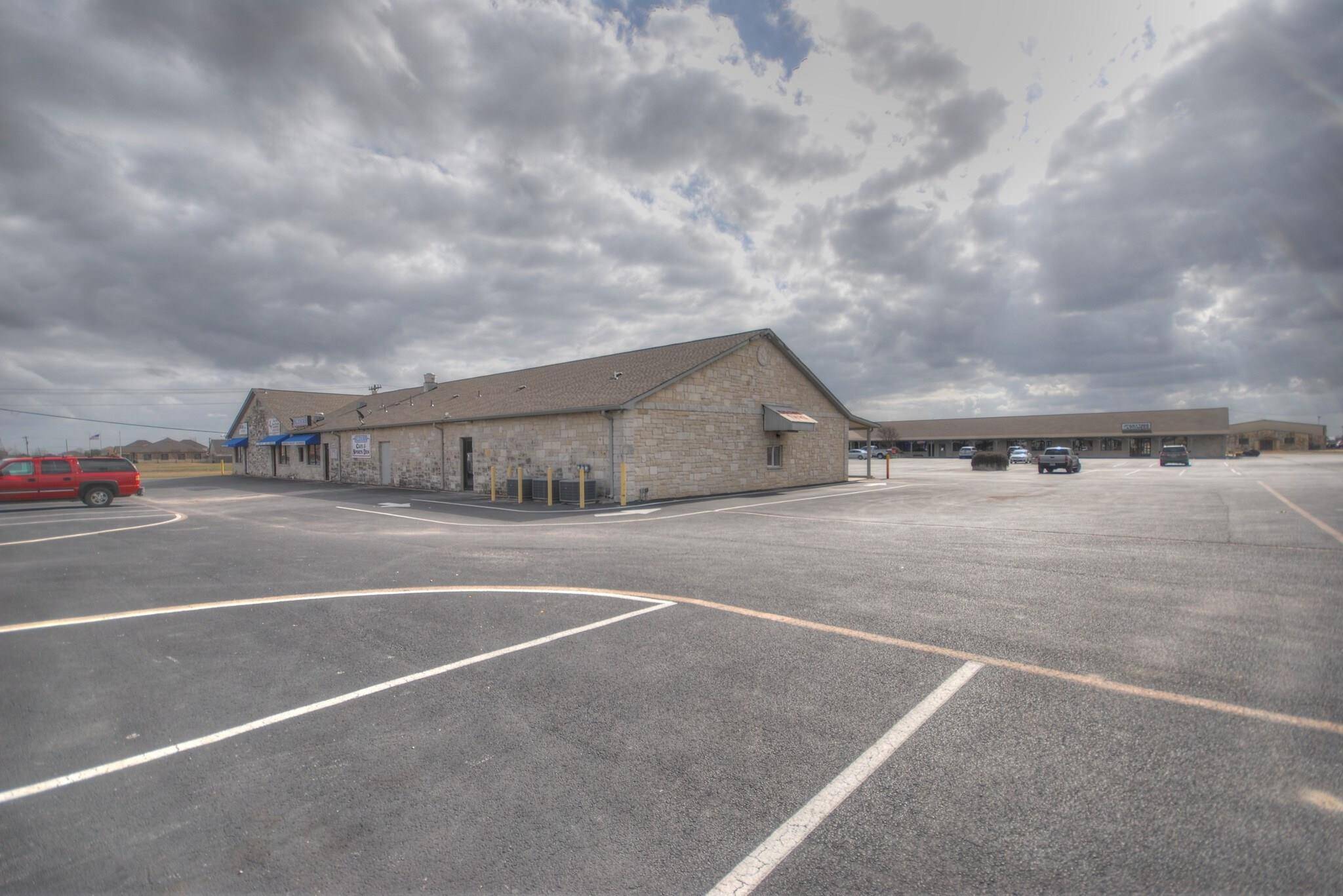 305 Limestone TER #H2, Jarrell, TX 76537
