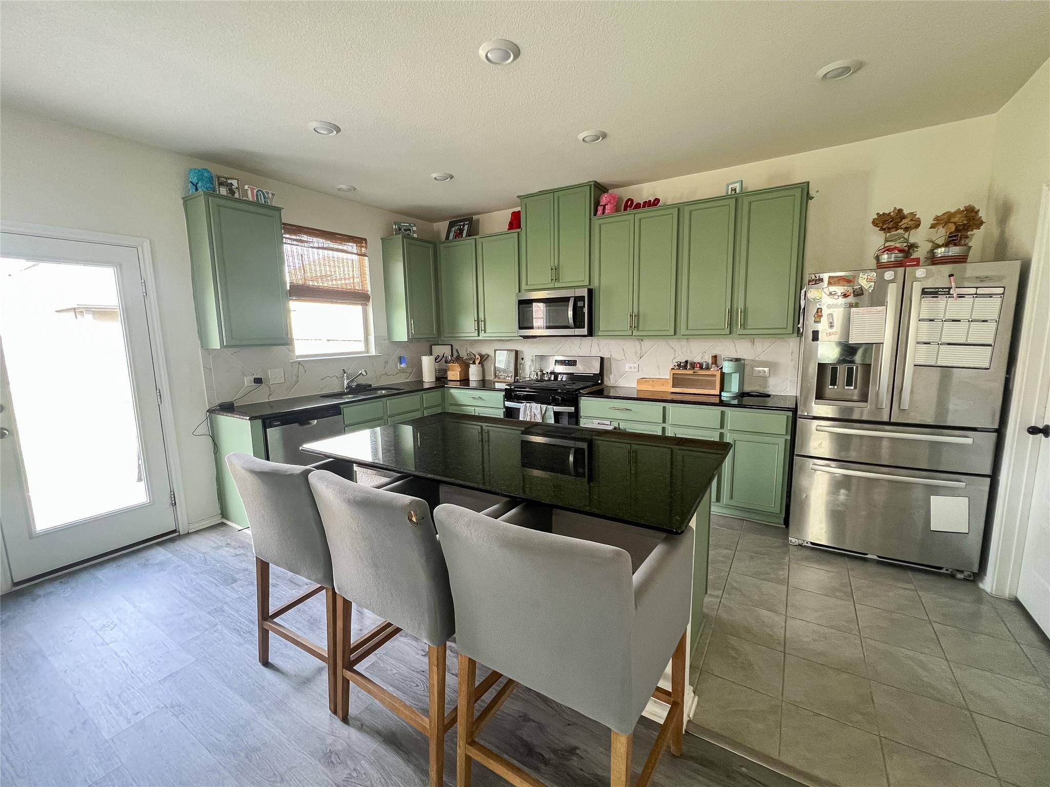 221 Summit DR, Lockhart, TX 78644