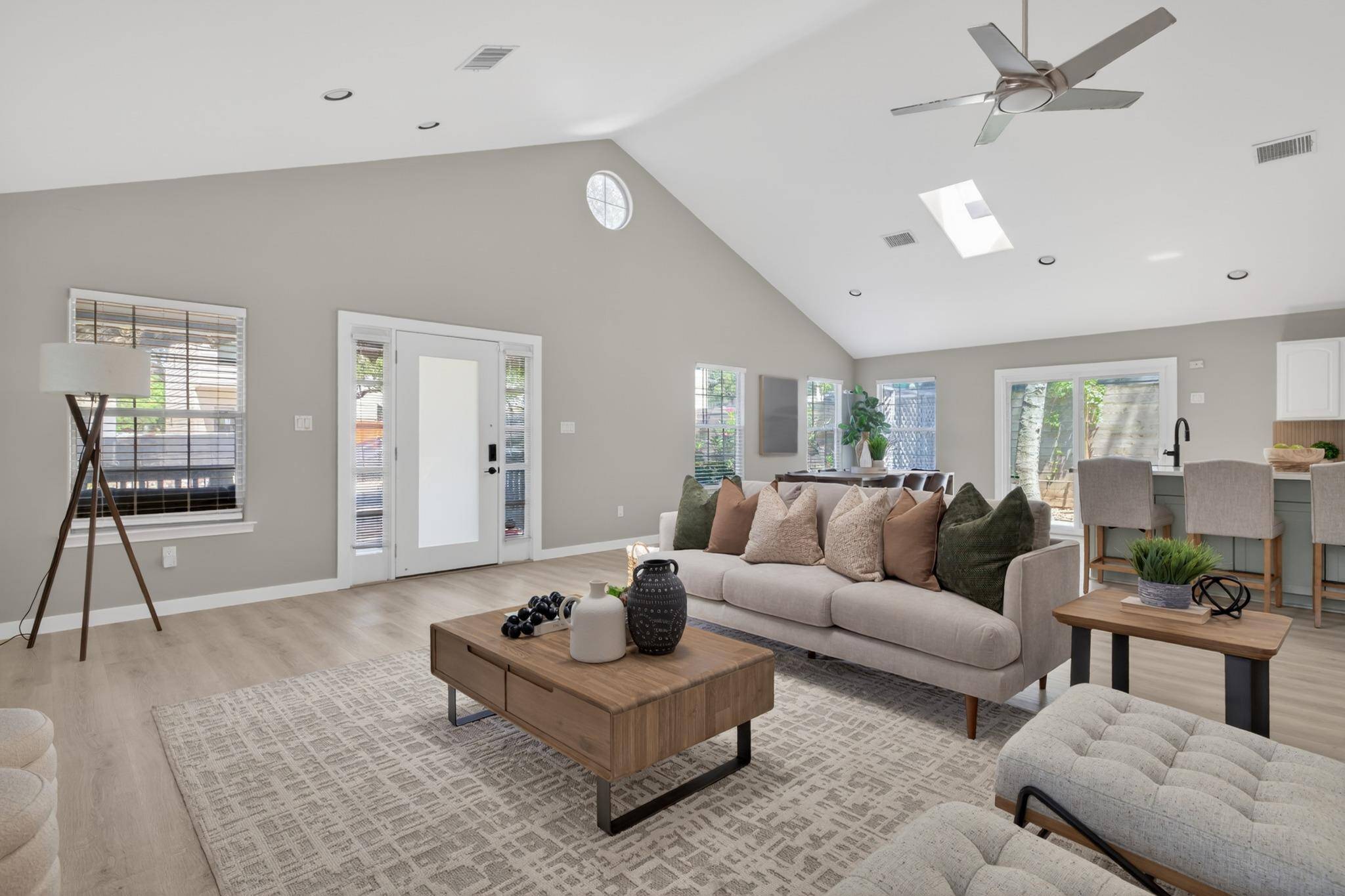 411 W Live Oak ST, Austin, TX 78704