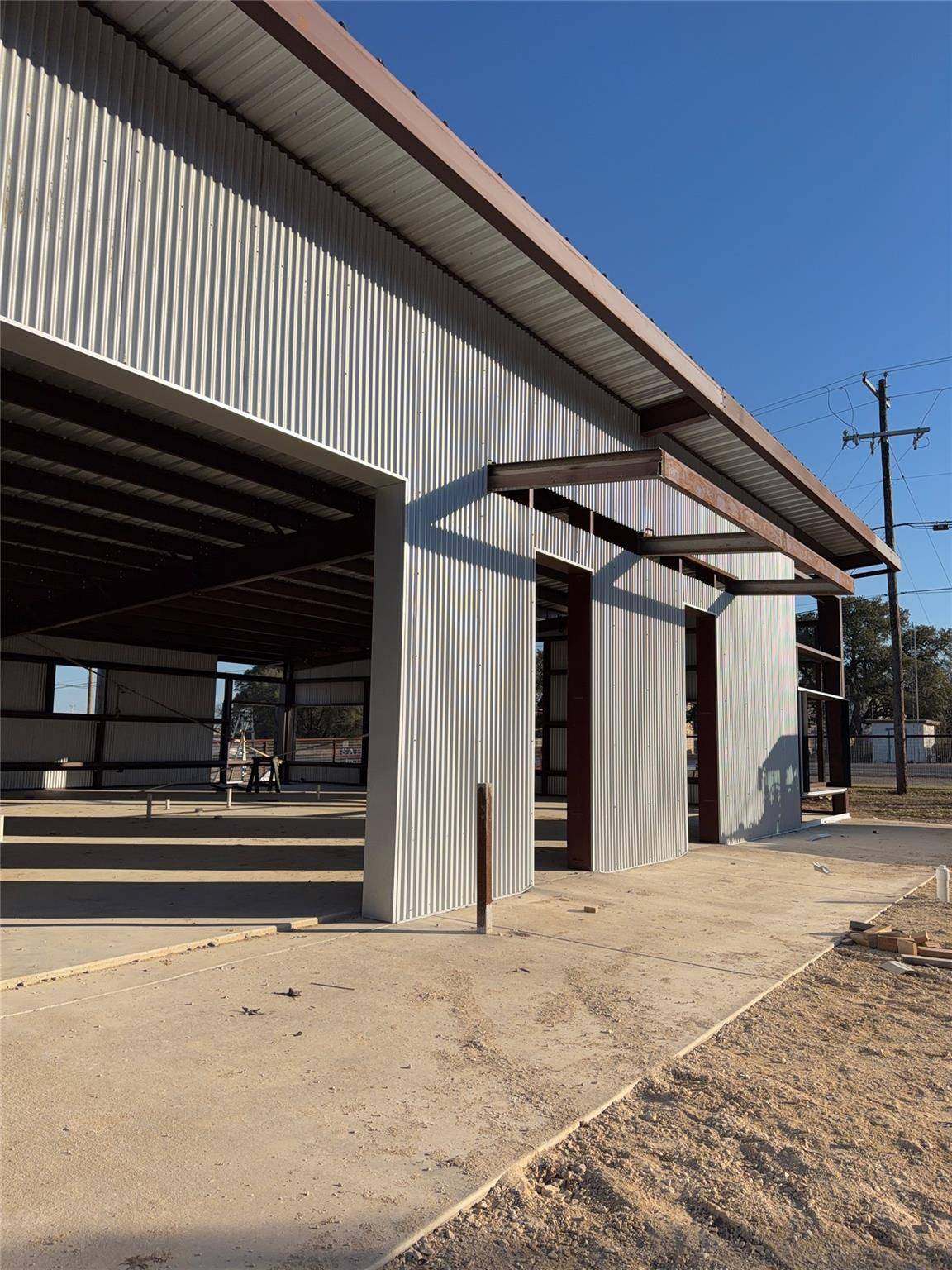 4272 FM 2484 #Bldg 2 #A-D, Salado, TX 76571