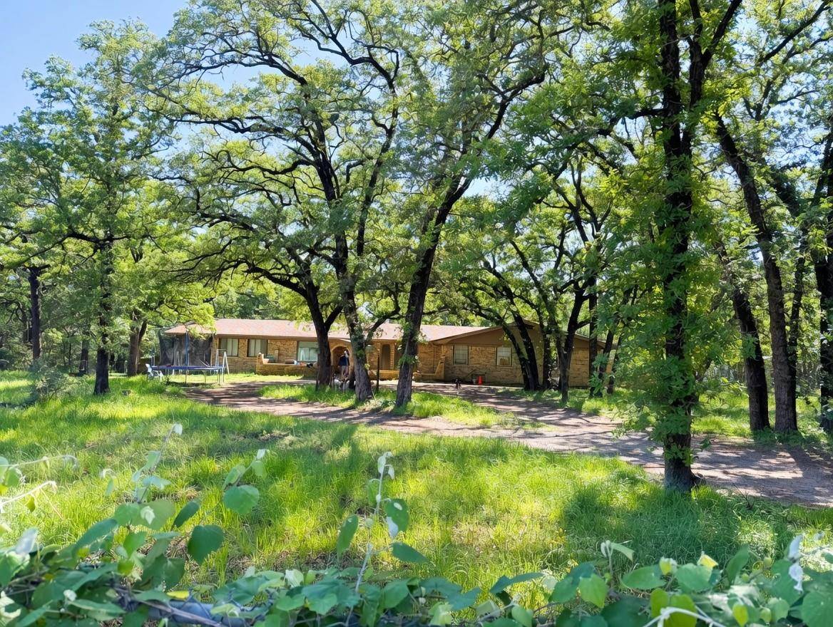 9262 N Highway 77, Lexington, TX 78947