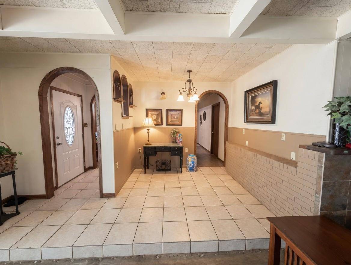 9262 N Highway 77, Lexington, TX 78947