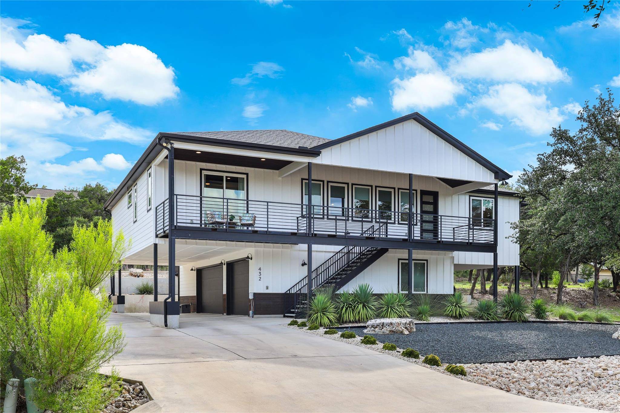 432 Venture BLVD S, Point Venture, TX 78645