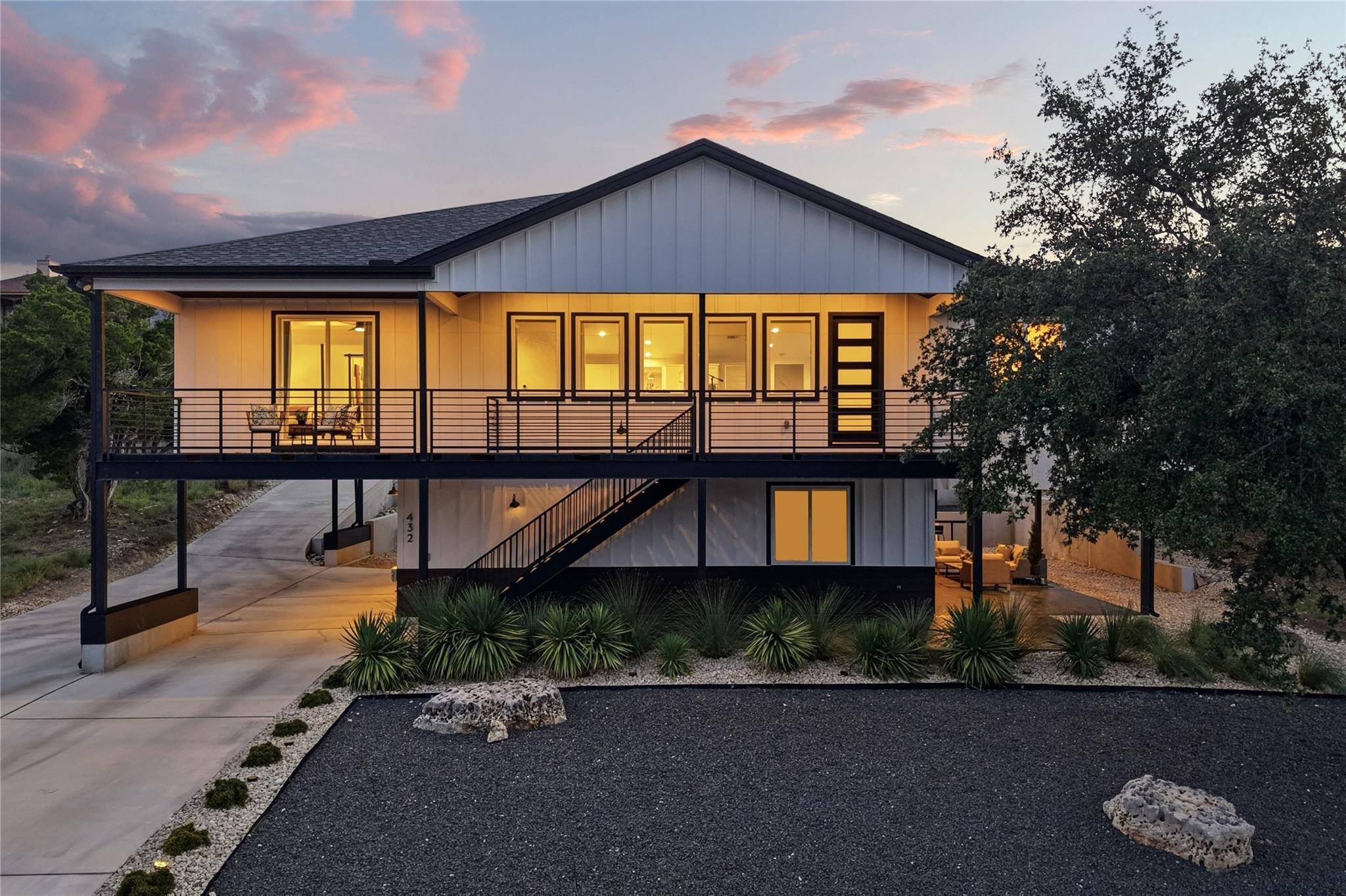 432 Venture BLVD S, Point Venture, TX 78645