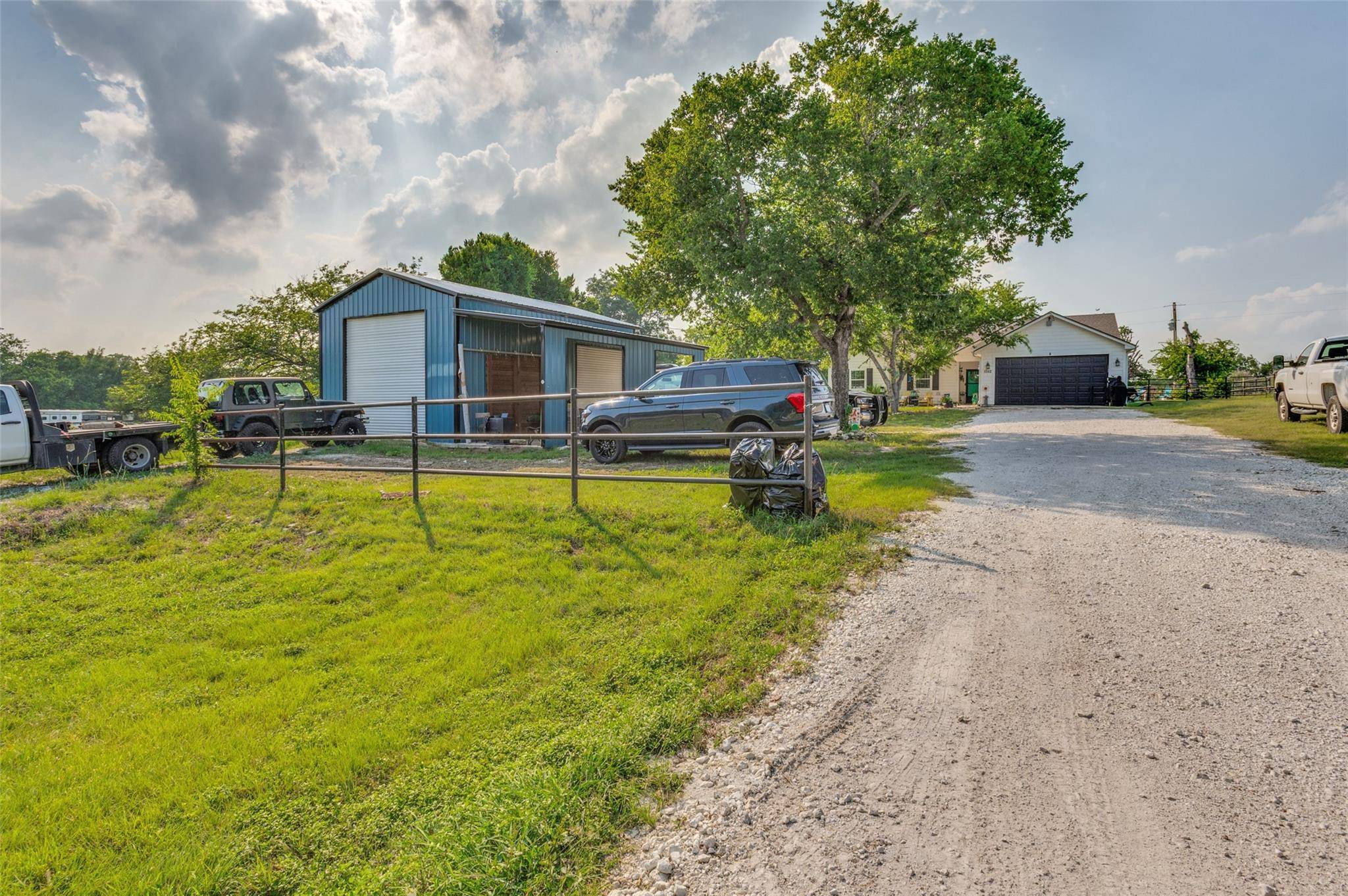 1052 Meandering WAY, China Spring, TX 76633