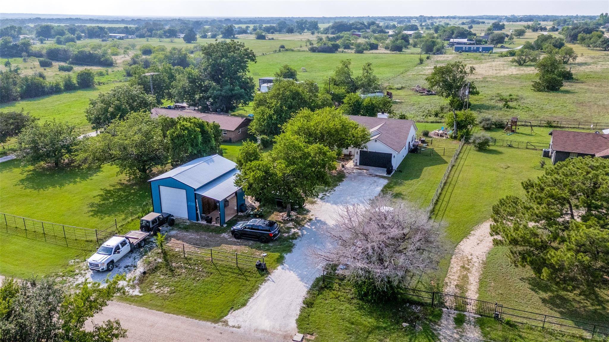 1052 Meandering WAY, China Spring, TX 76633