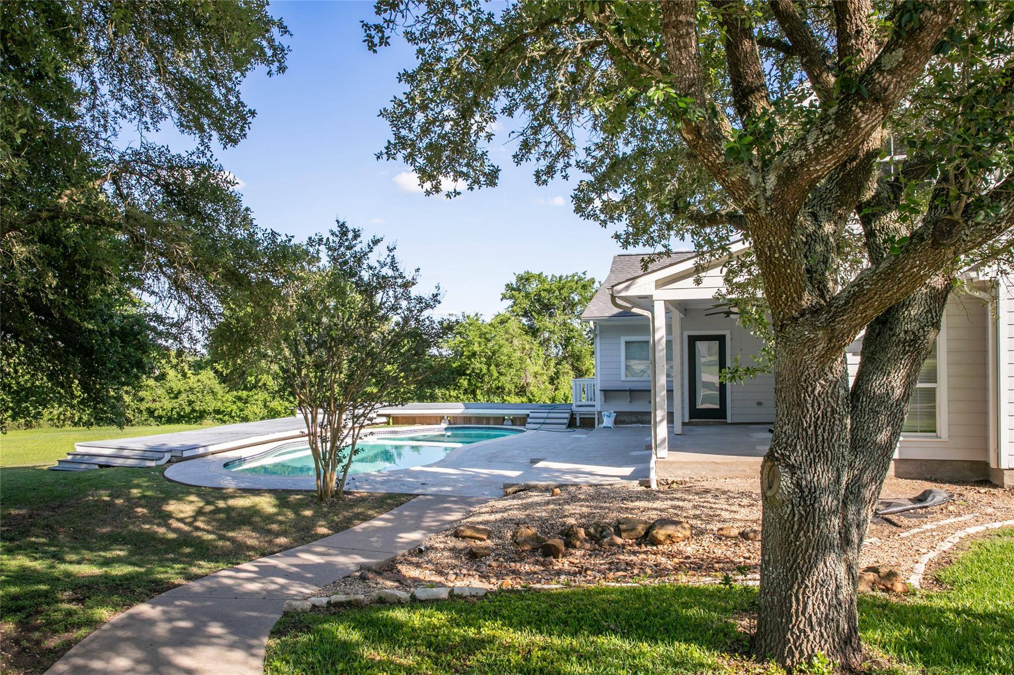 8660 Cedar Hill RD, Brenham, TX 77833