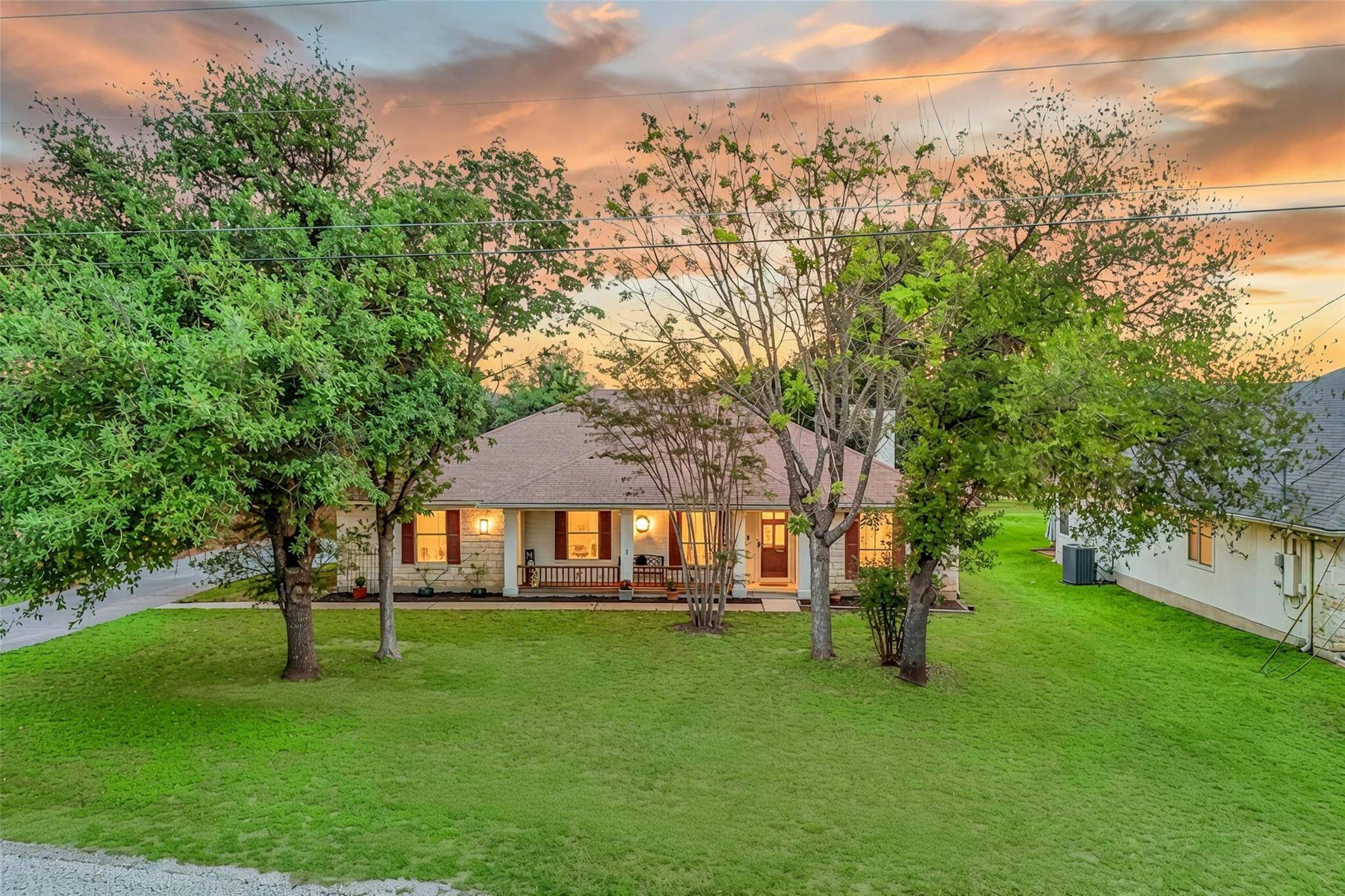 510 Maybrook DR, Buda, TX 78610