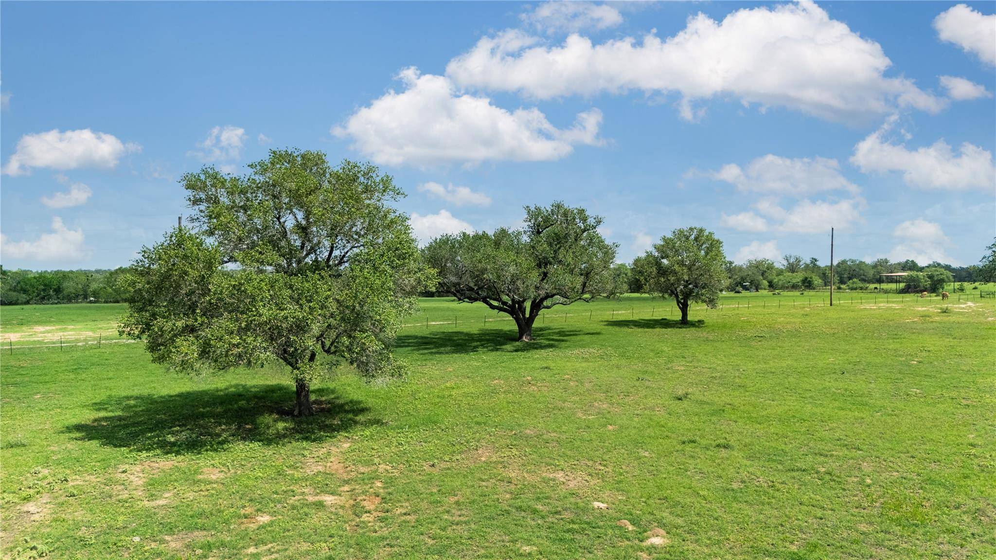 2612 Roosevelt DR, Kingsbury, TX 78638