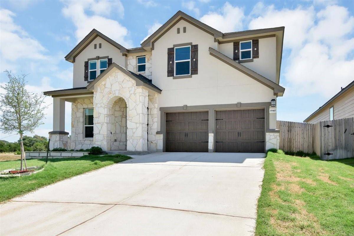 1940 Stringer PASS, Leander, TX 78641