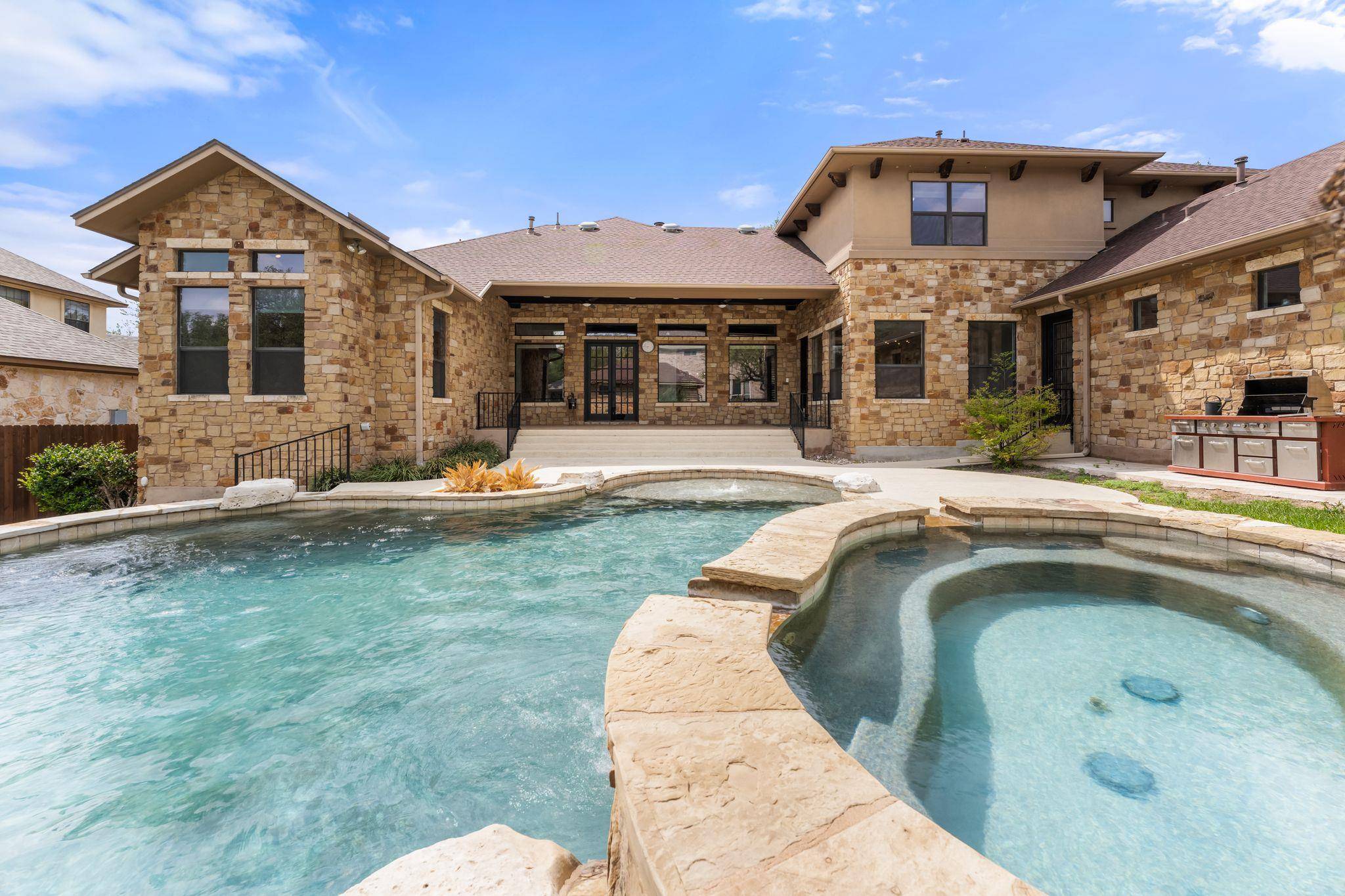 2633 Collingwood DR, Round Rock, TX 78665