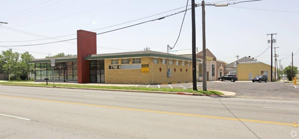 200 E 4th ST, Taylor, TX 76574