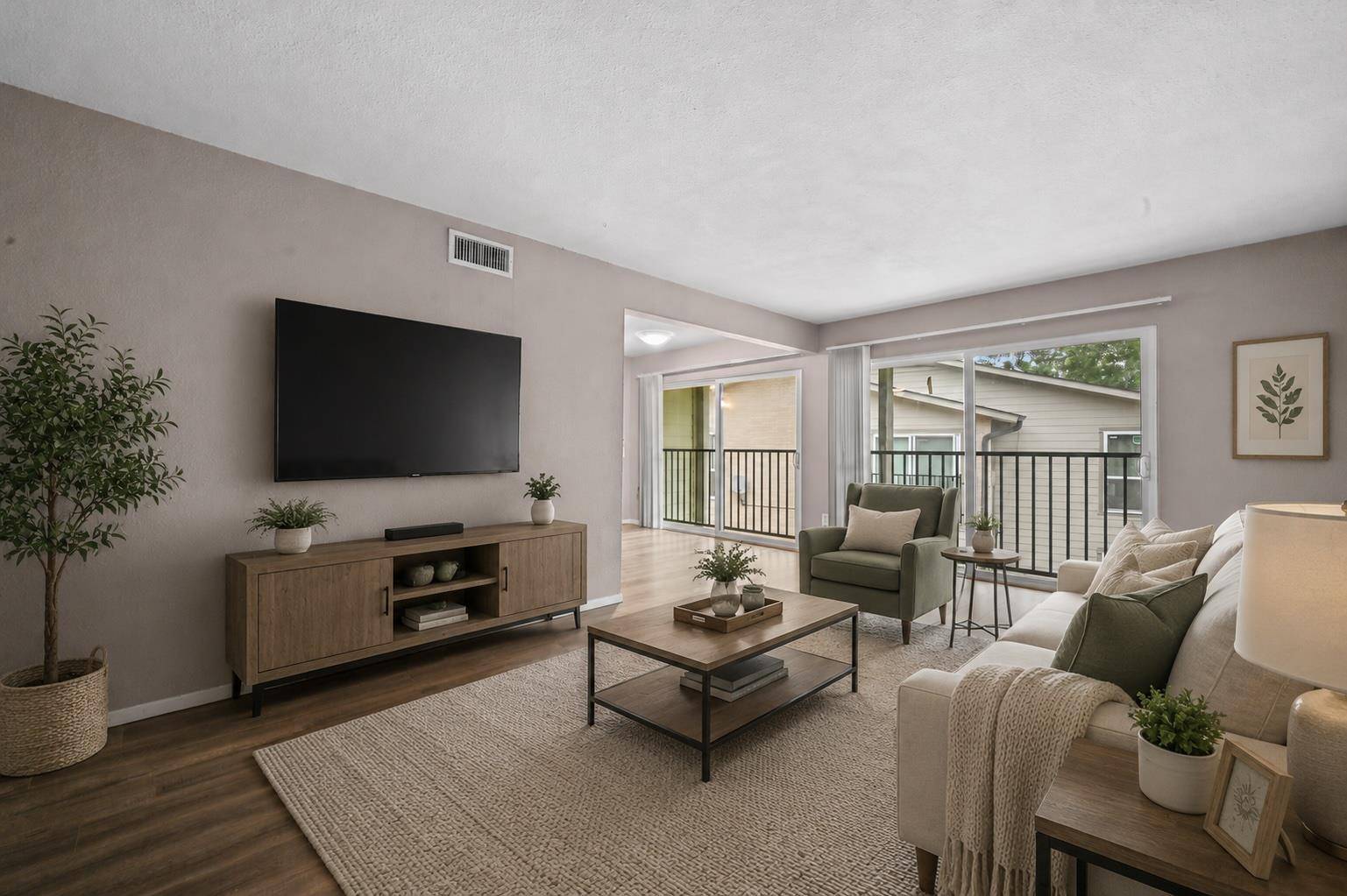 2124 Burton DR #204, Austin, TX 78741