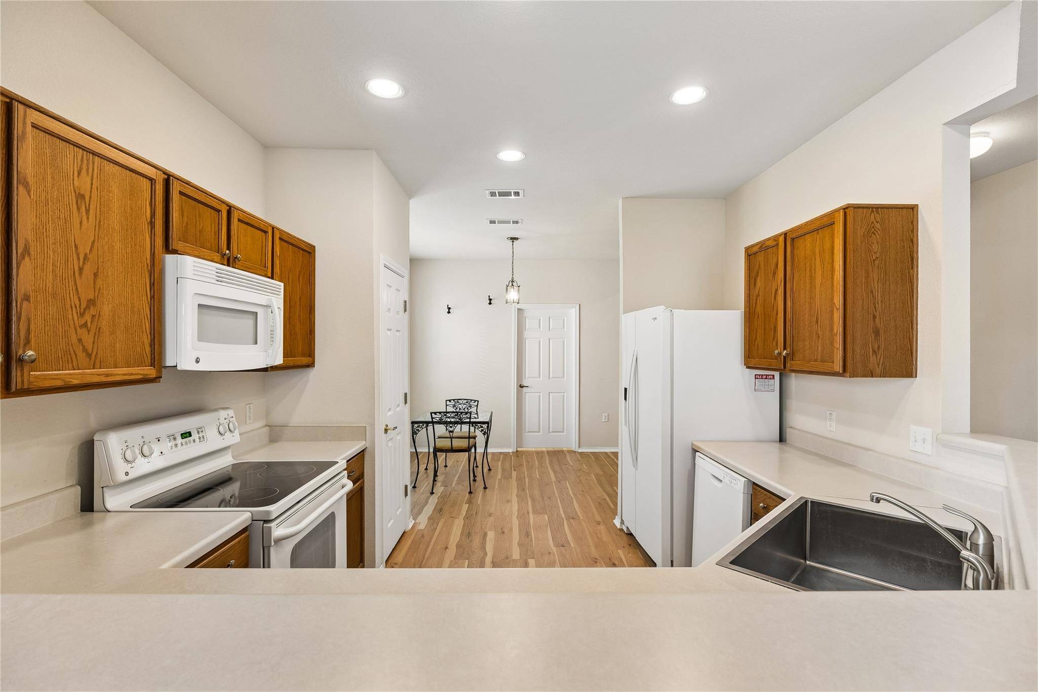 120 Bowie CIR, Georgetown, TX 78633