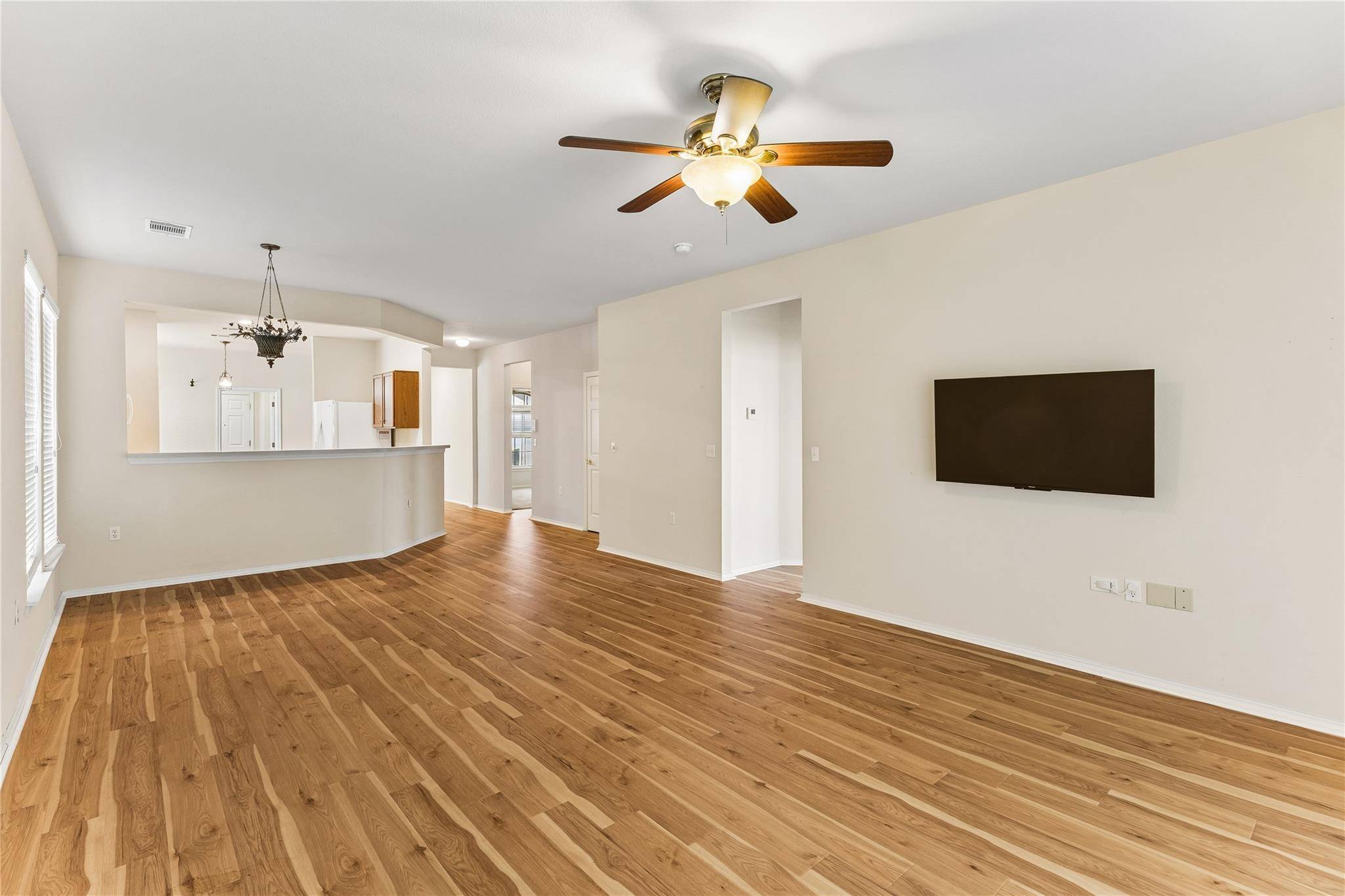 120 Bowie CIR, Georgetown, TX 78633