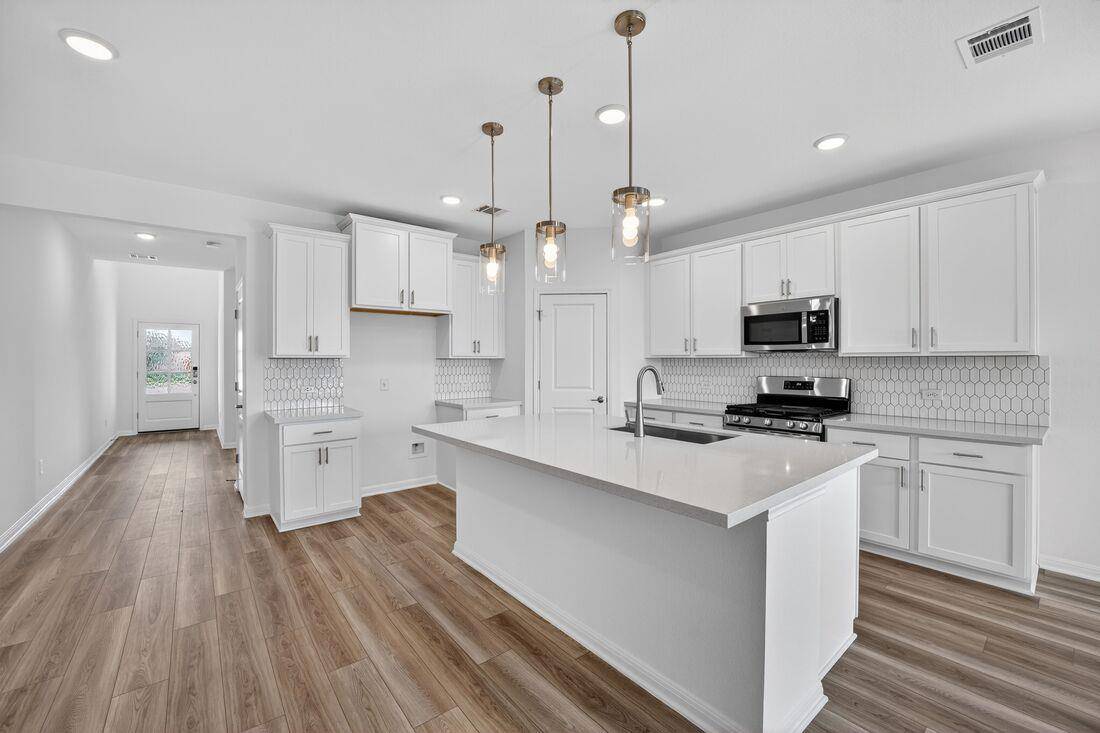 95 Flowers Ave, Hutto, TX 78634