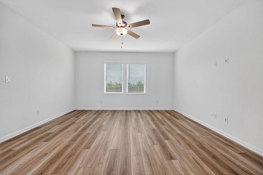 95 Flowers Ave, Hutto, TX 78634