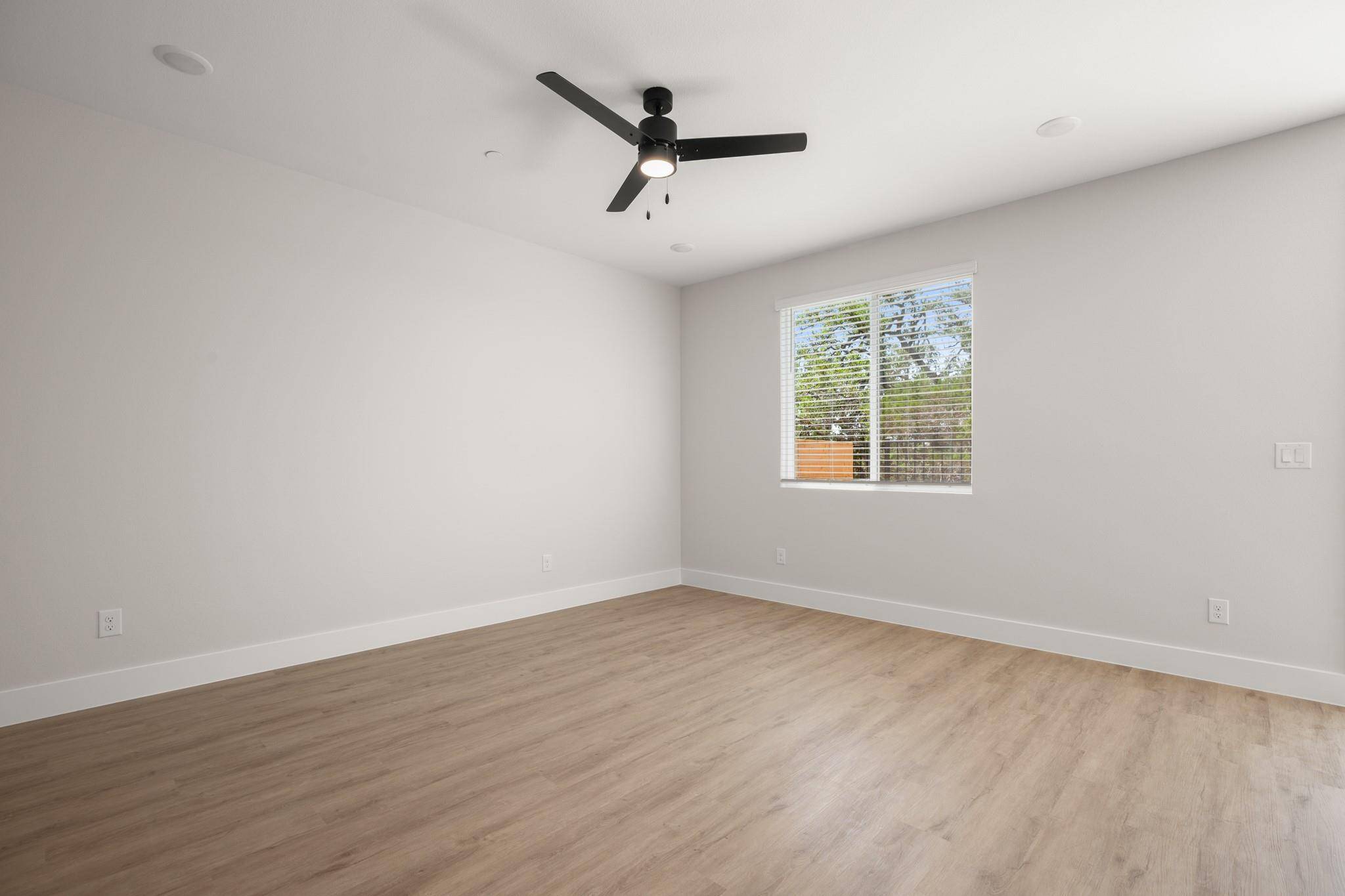 5502 Mobeetie LOOP, Bee Cave, TX 78738