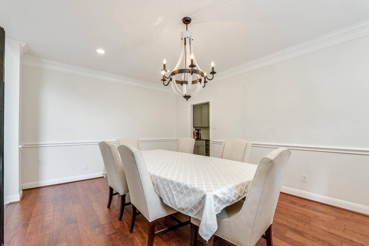 14 TORRINGTON LN, The Hills, TX 78738