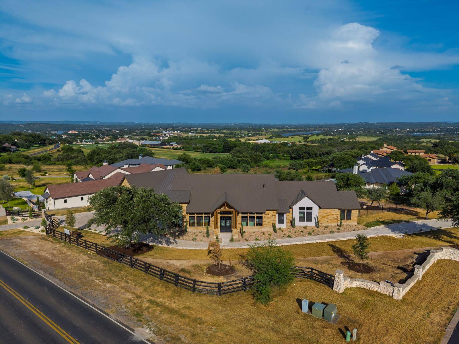 1300 Saddlebrook Canyon CT, Spicewood, TX 78669