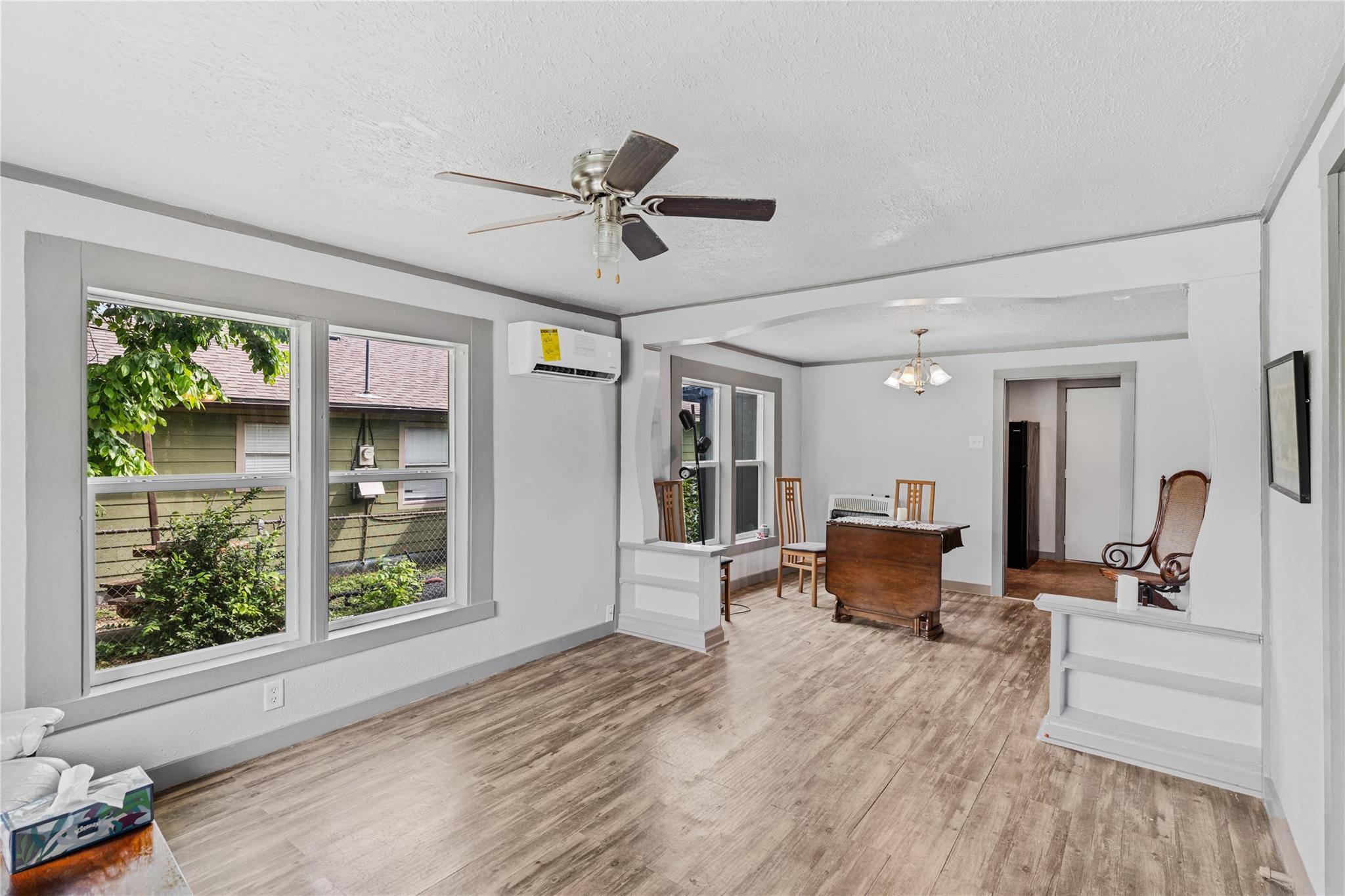 604 Burkett ST, Taylor, TX 76574