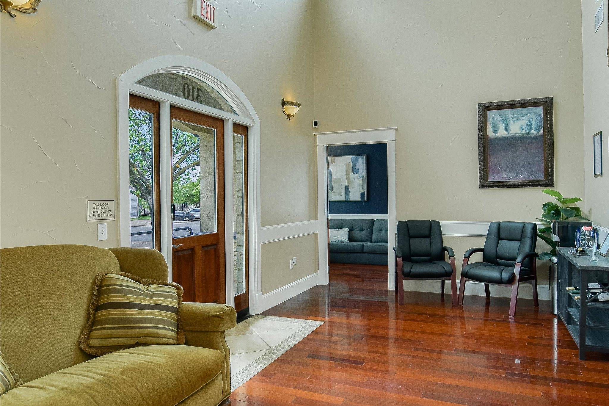 310 W Main ST #102, Round Rock, TX 78664
