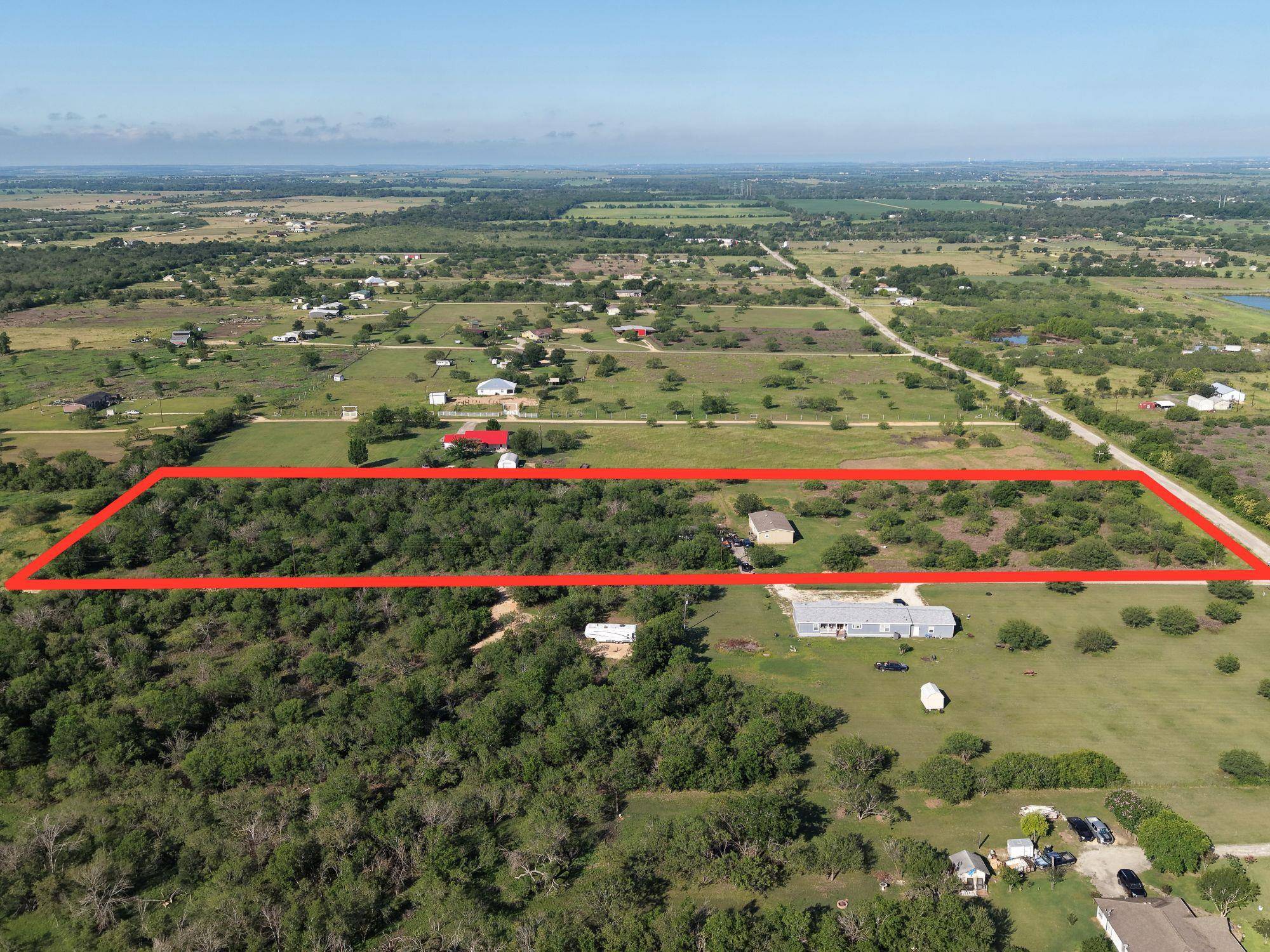 100 Northridge LN, Martindale, TX 78655