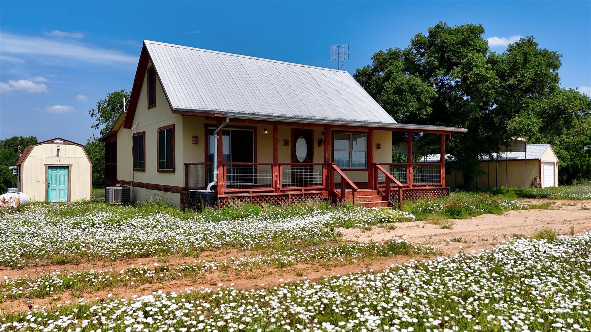 8653 N State Hwy 16, Llano, TX 78643