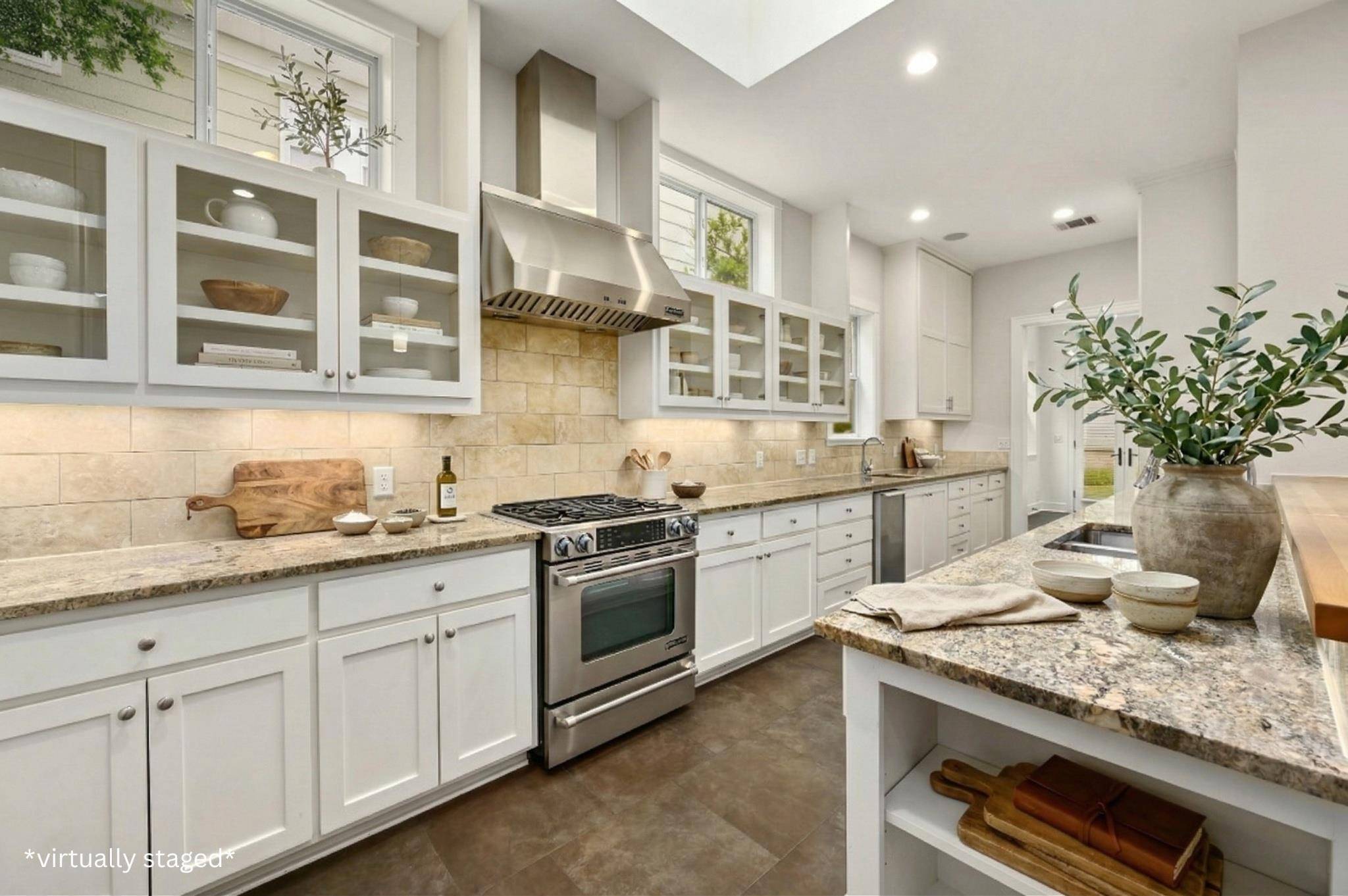 1205 Norwalk LN #D, Austin, TX 78703