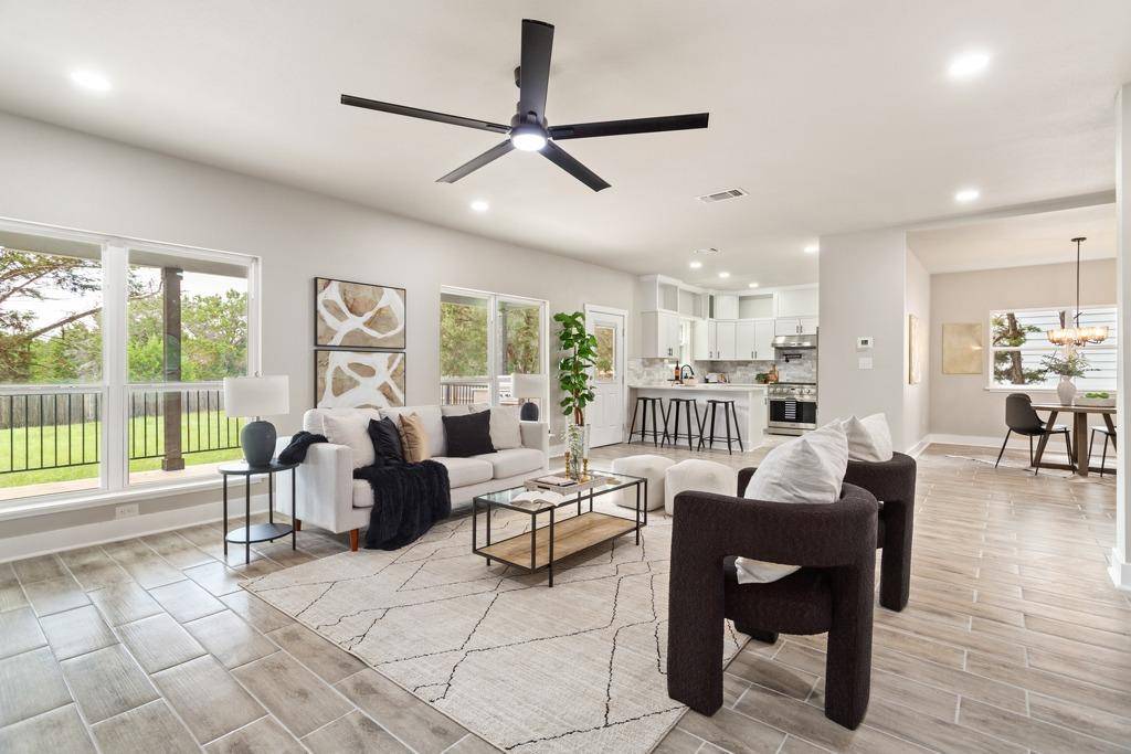 10 Honeysuckle LN, Wimberley, TX 78676