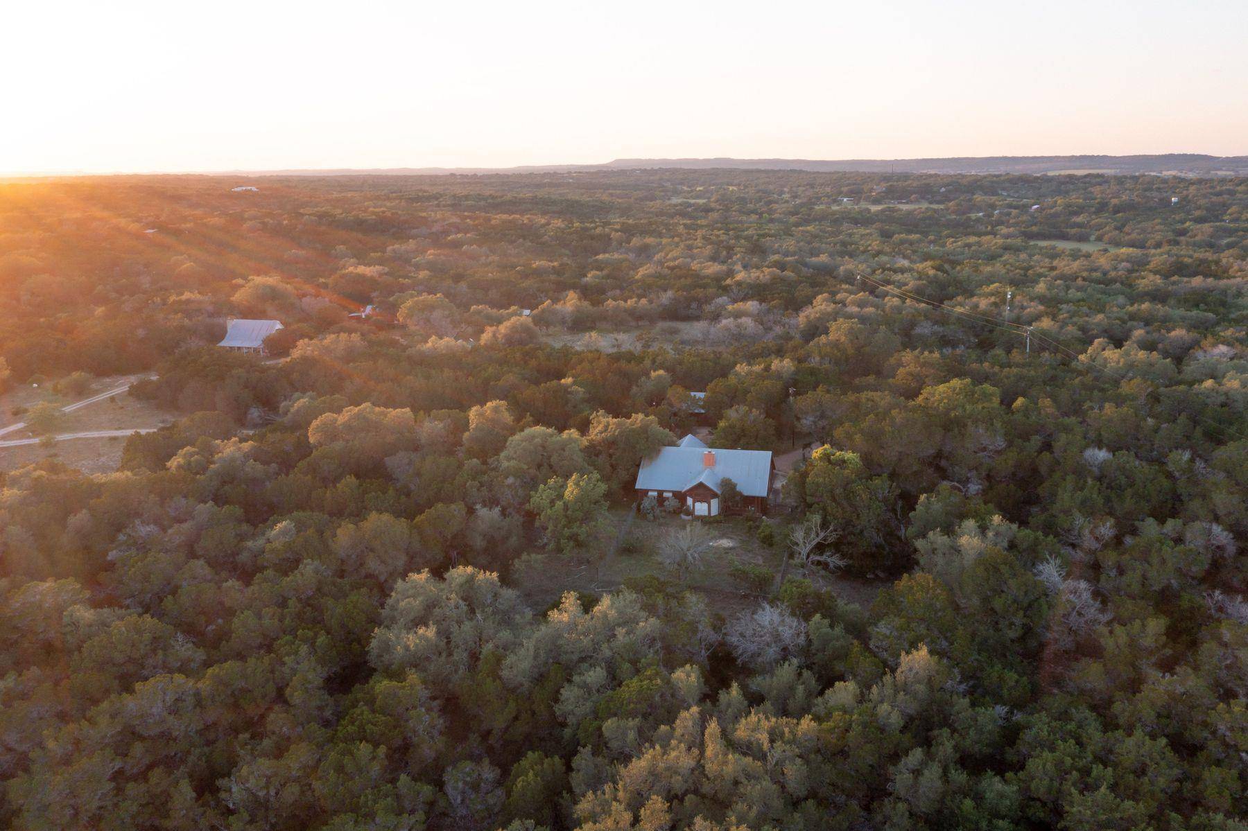 3303 Fearless Treadway, Round Mountain, TX 78663
