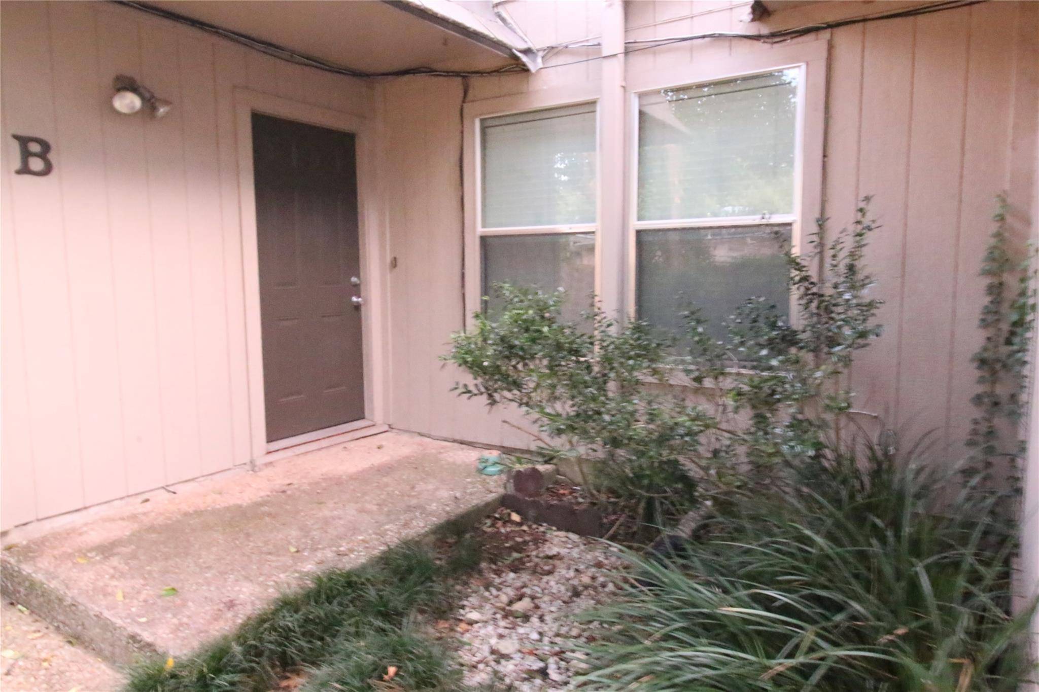 703 Castle Ridge RD #B, Austin, TX 78746