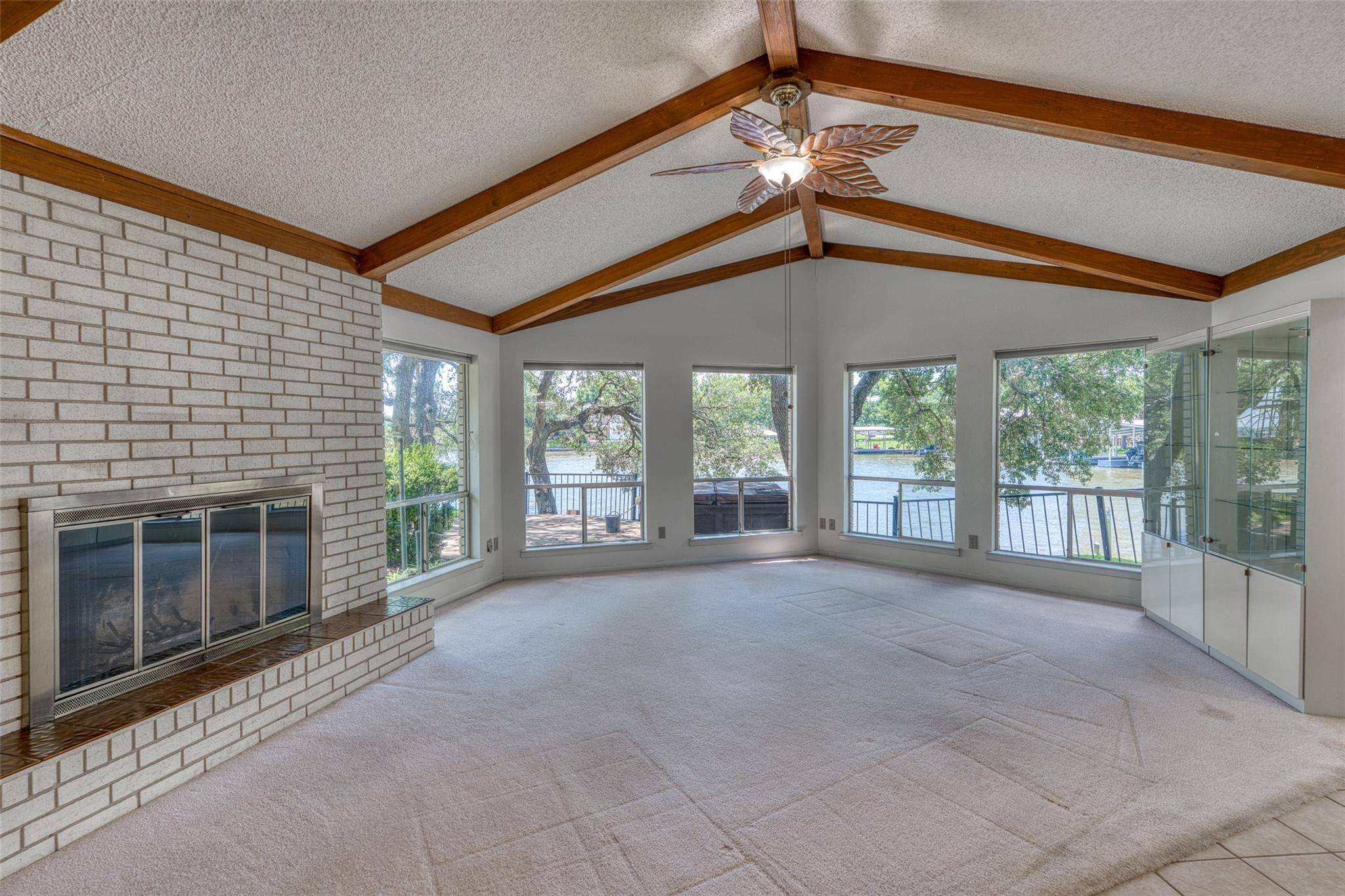 104 Bluebird LN, Highland Haven, TX 78654