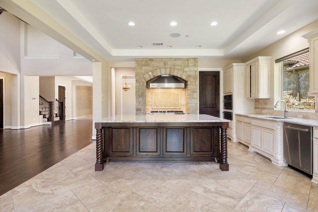 105 Aruba CT, Lakeway, TX 78734