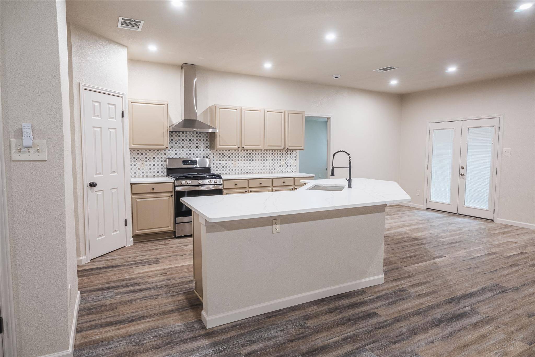1205 Gazania DR, Pflugerville, TX 78660