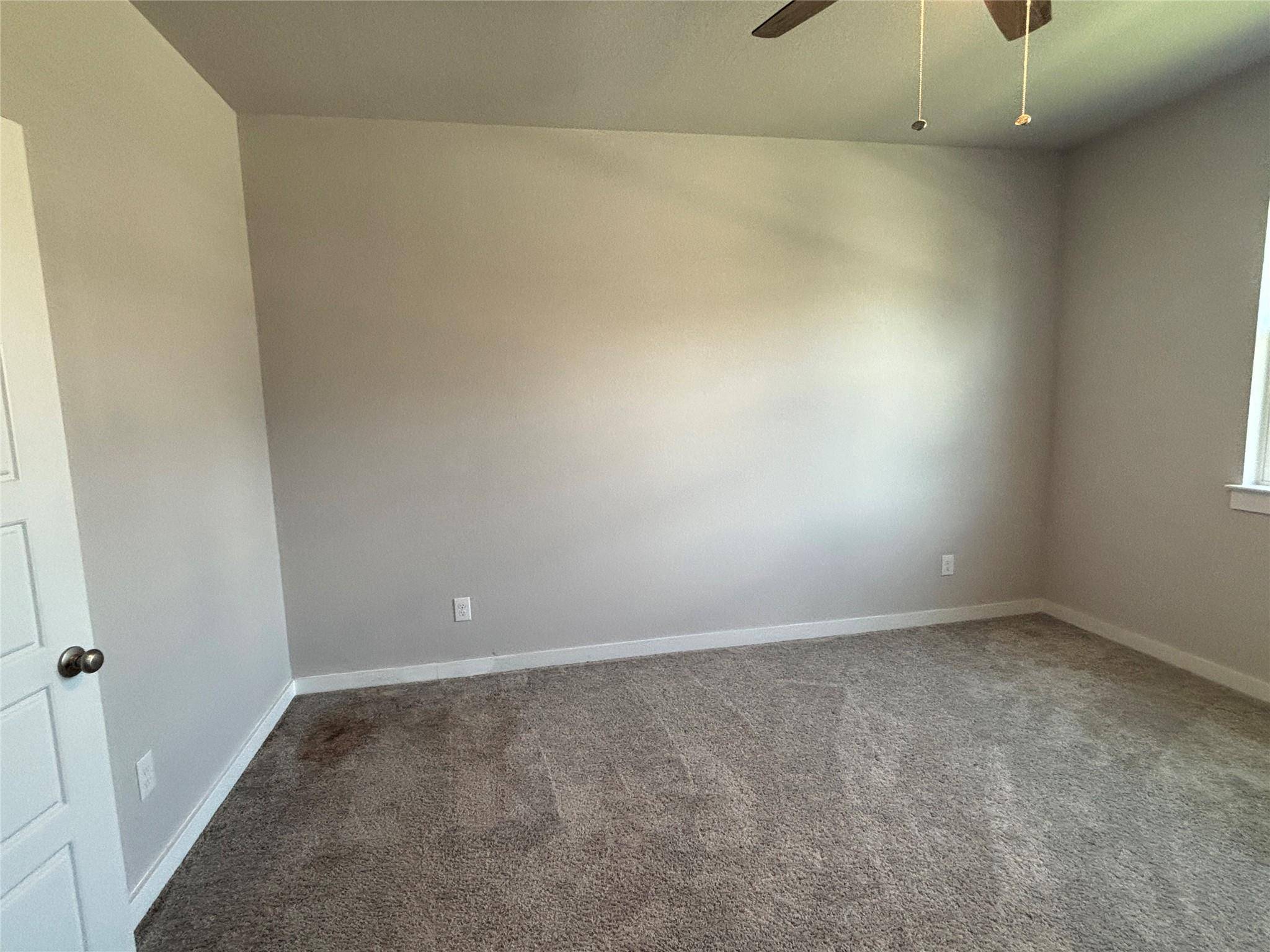 207 Whisper Rill DR, Hutto, TX 78634