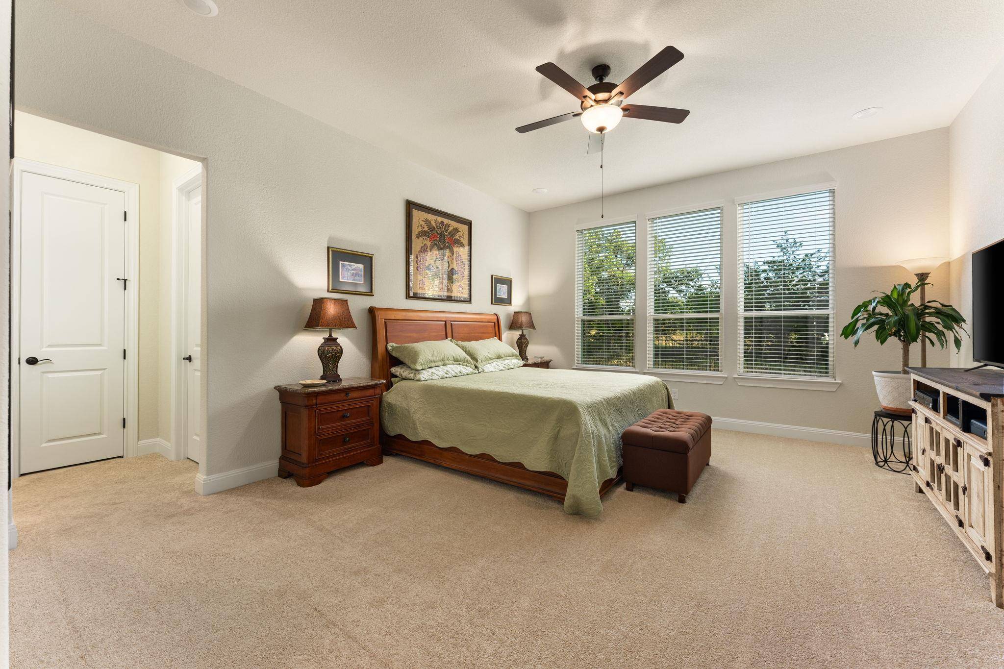 112 Telegraph LN, Georgetown, TX 78633